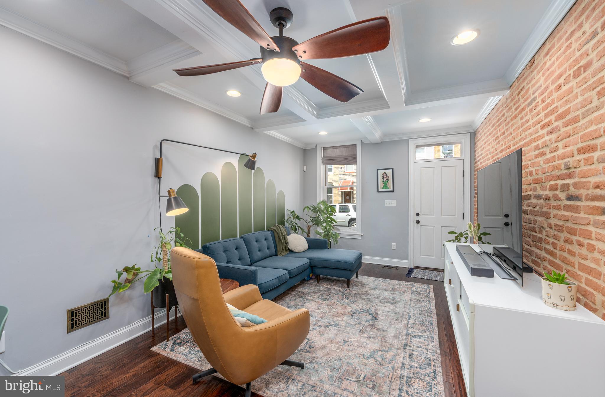 LOCUST POINT - Residential