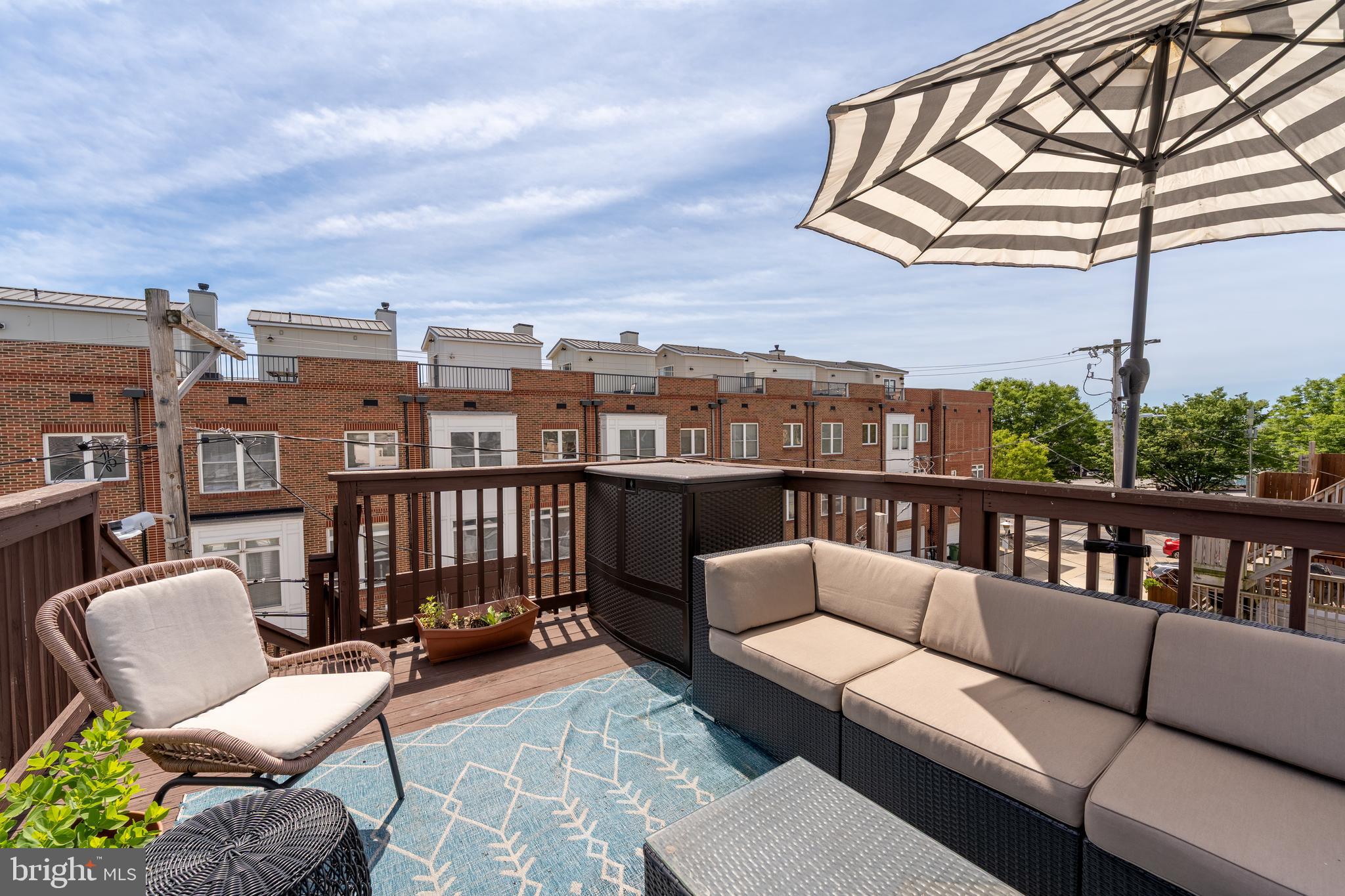 LOCUST POINT - Residential