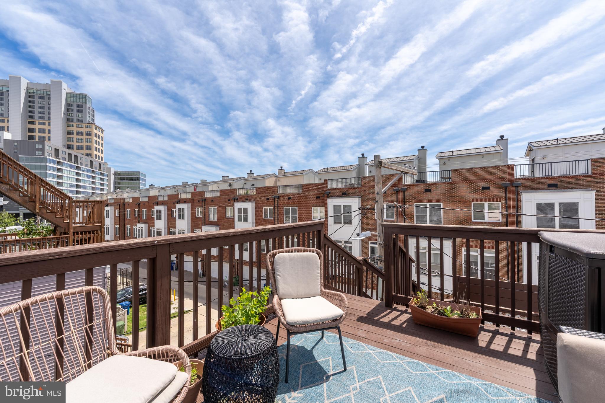 LOCUST POINT - Residential