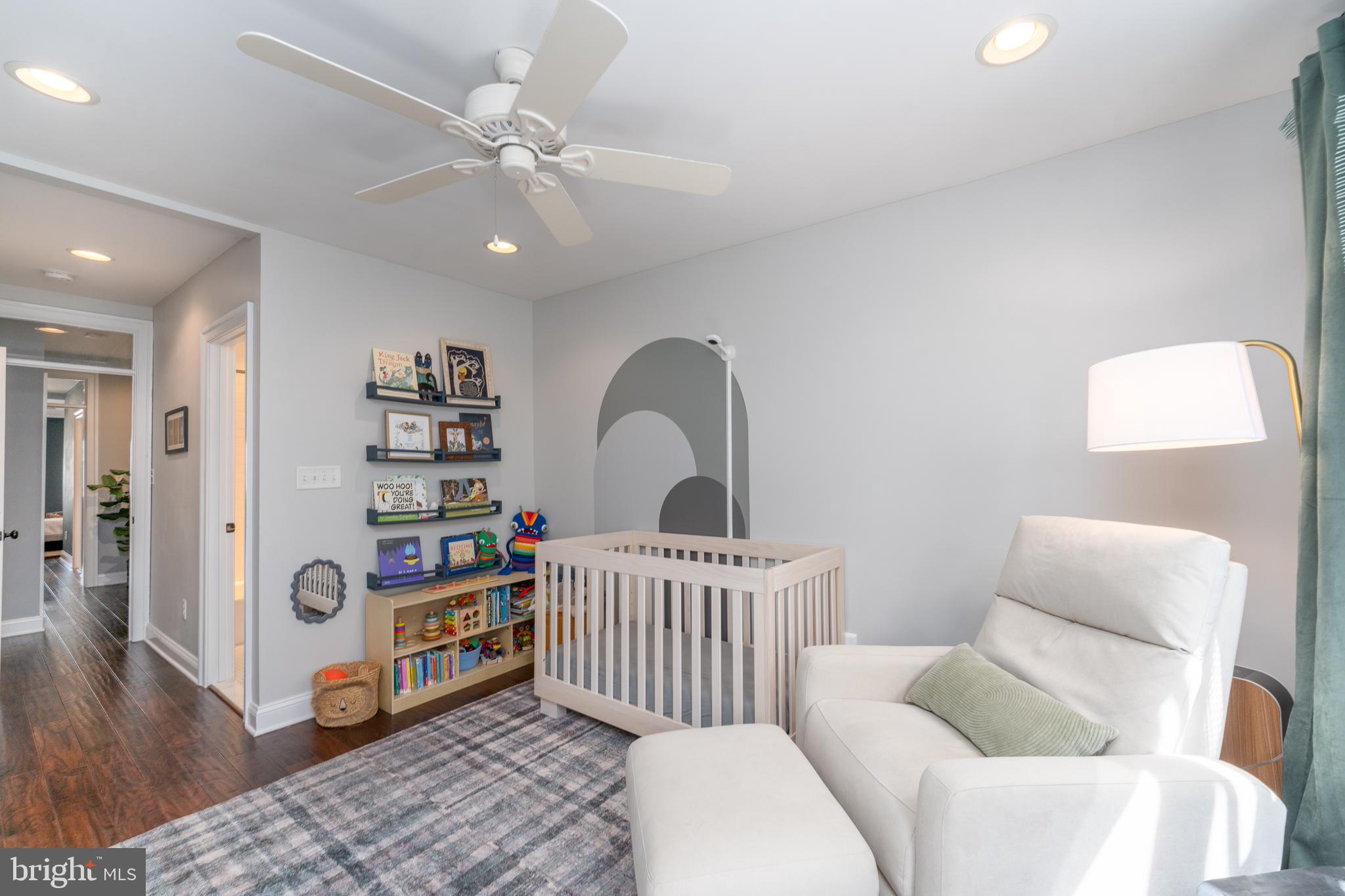 LOCUST POINT - Residential