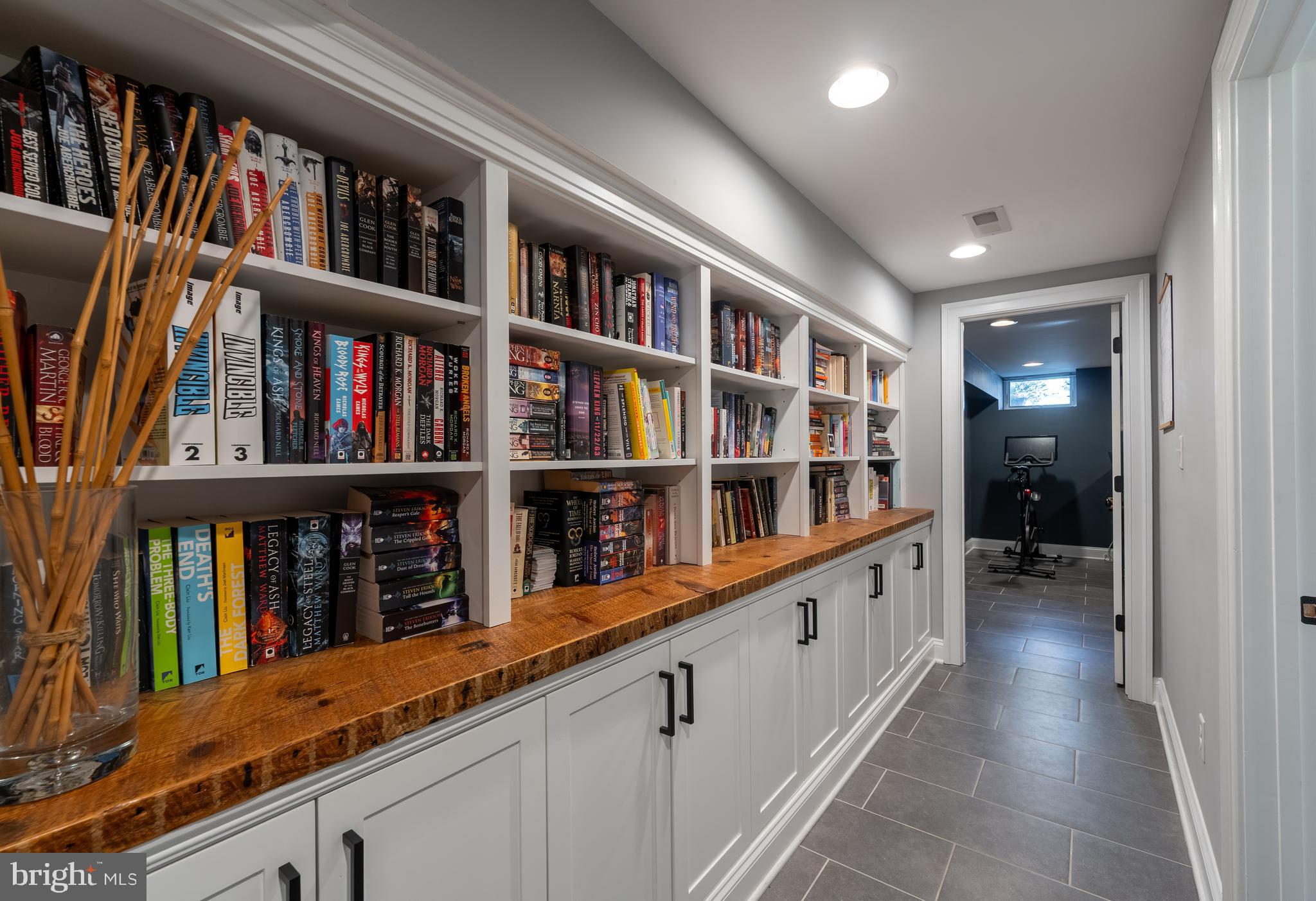 LOCUST POINT - Residential