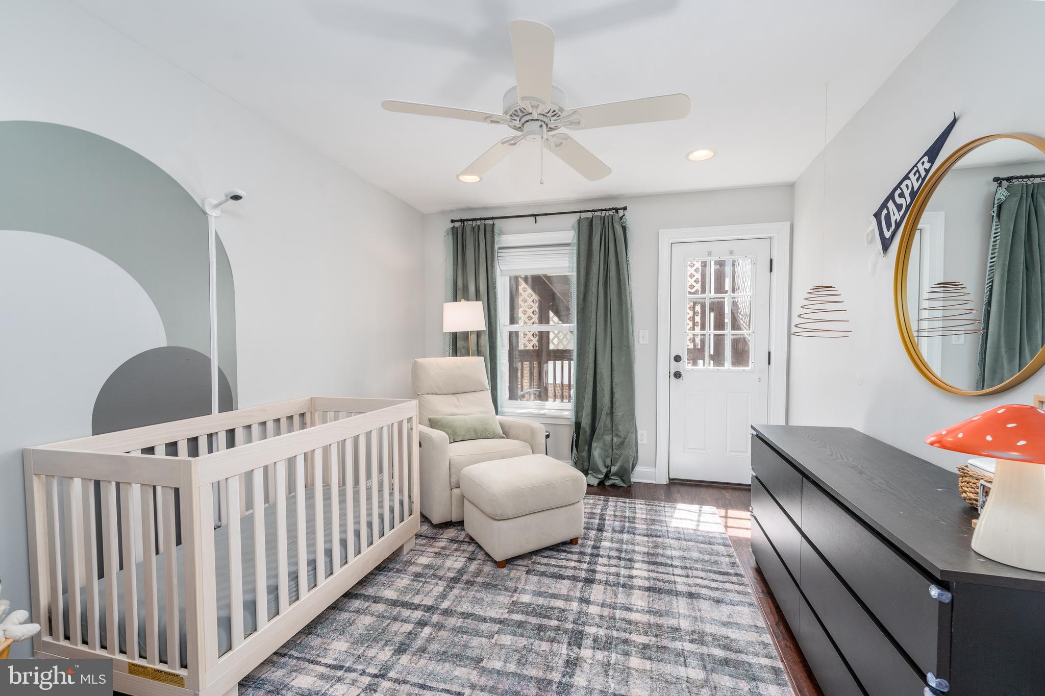 LOCUST POINT - Residential