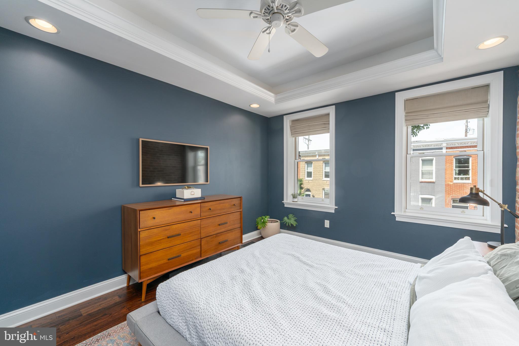 LOCUST POINT - Residential