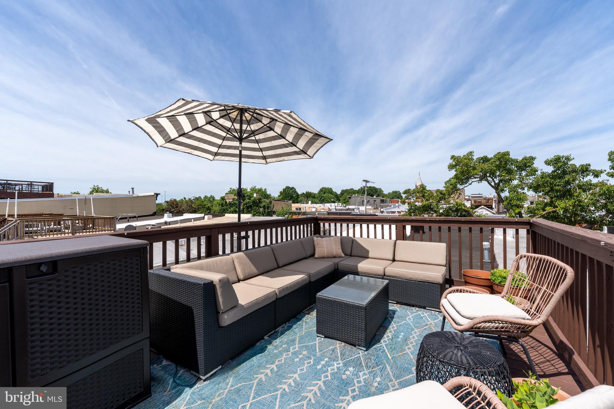 LOCUST POINT - Residential