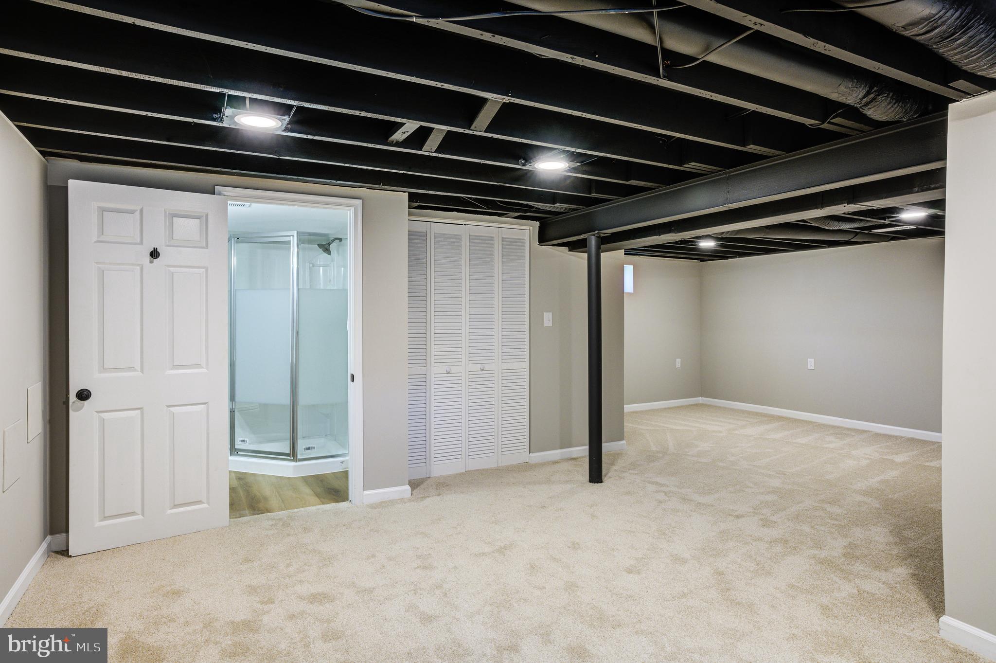 HOMECREST - Residential