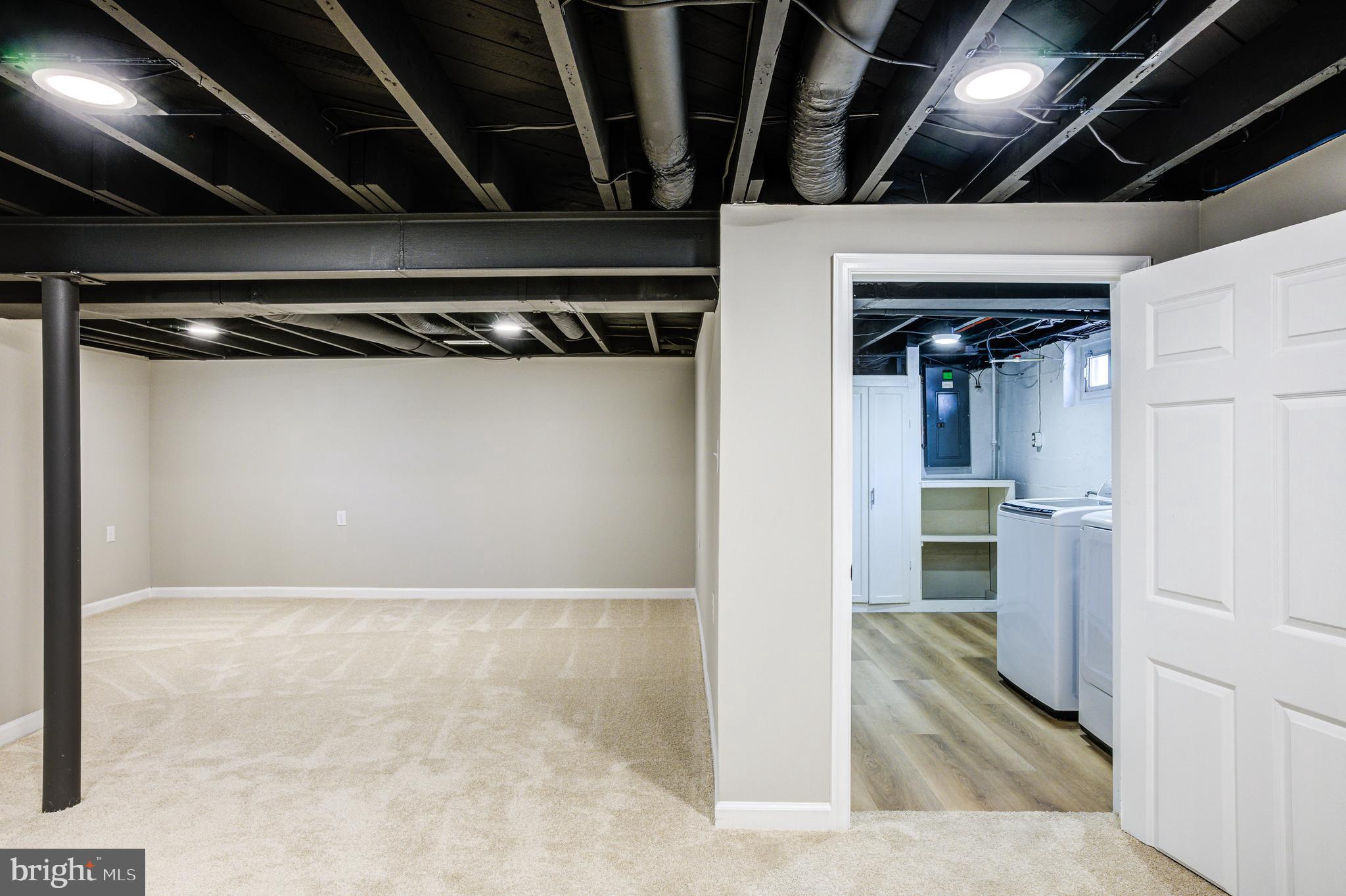 HOMECREST - Residential