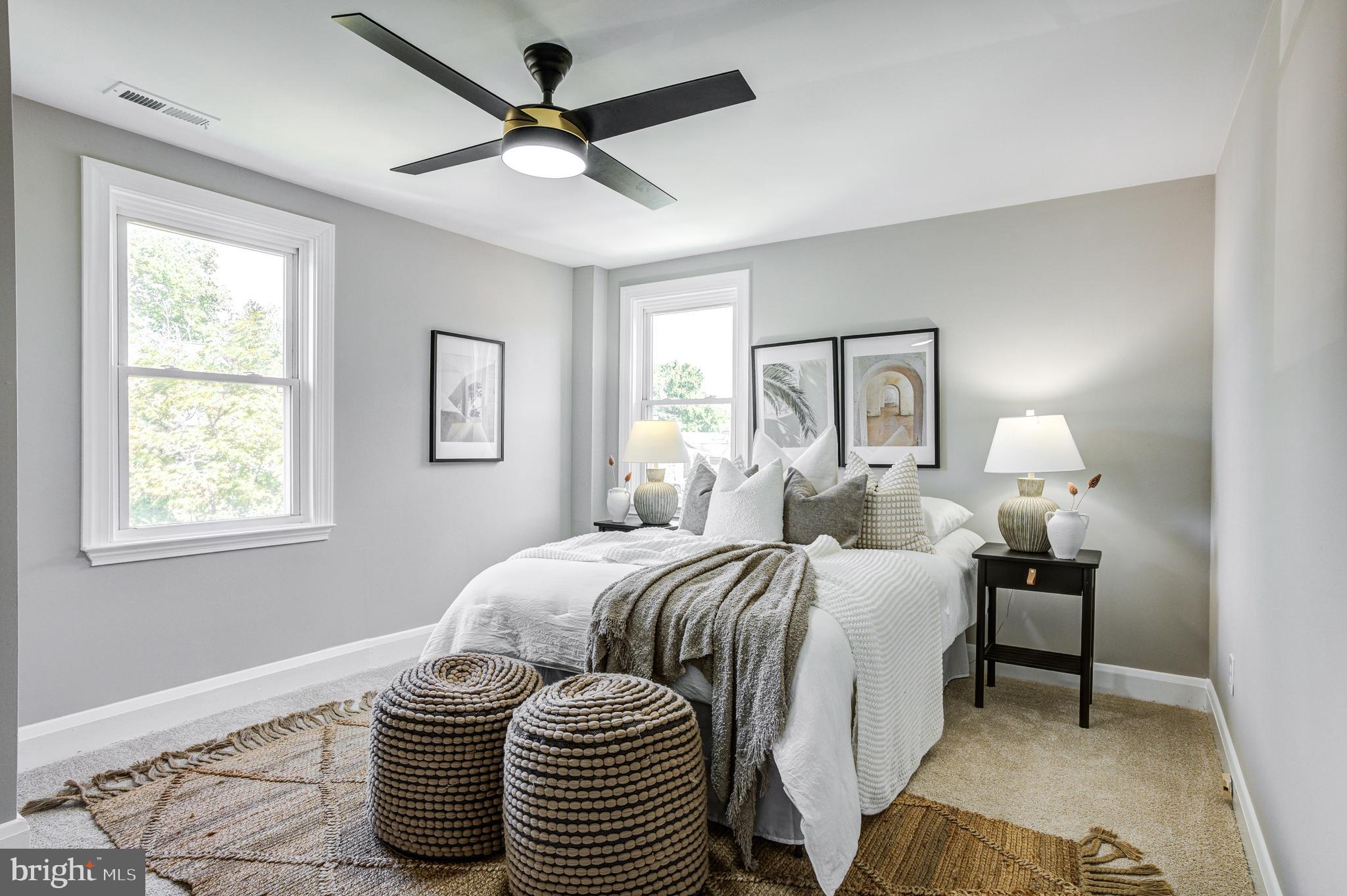 HOMECREST - Residential