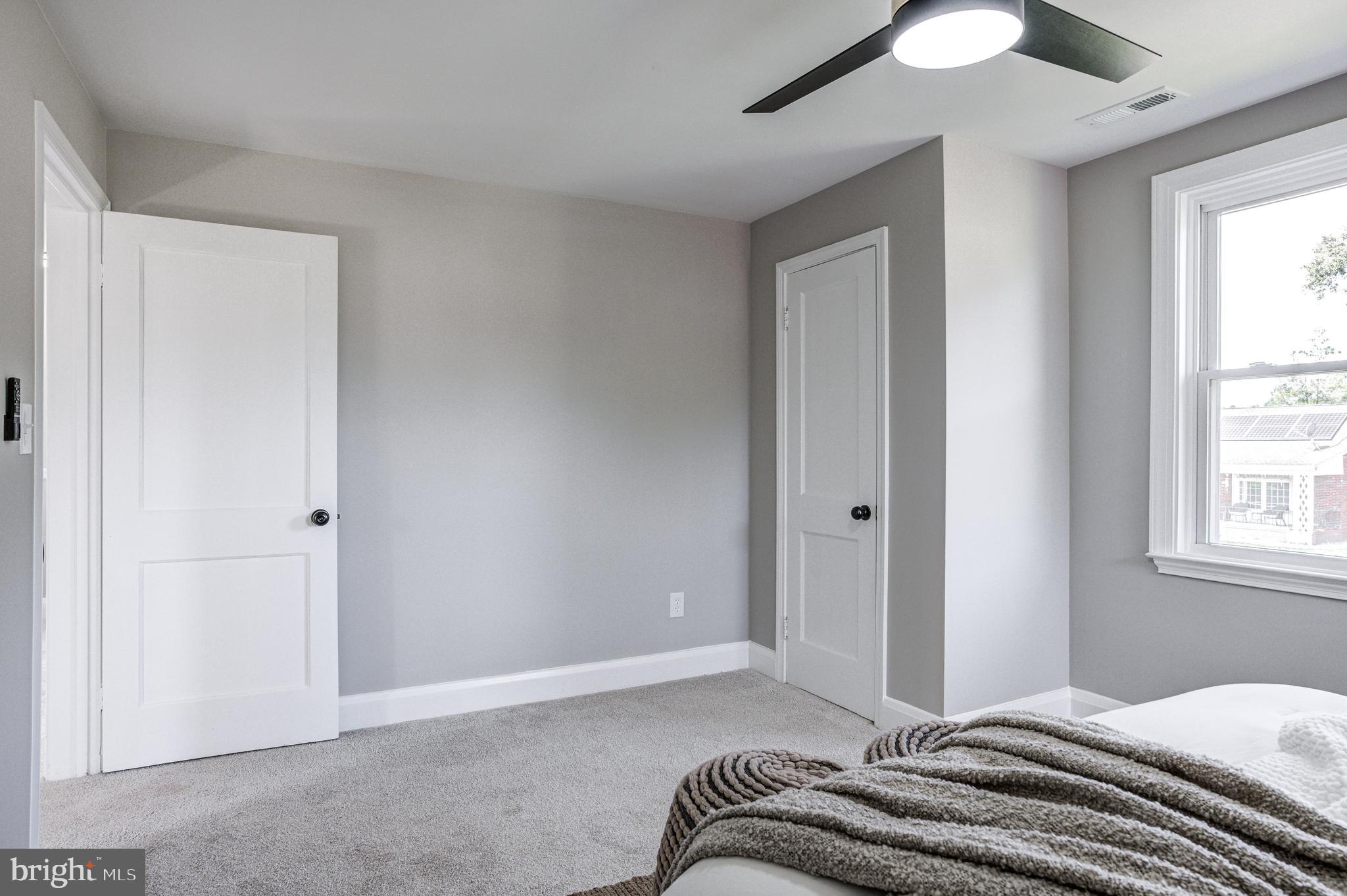 HOMECREST - Residential