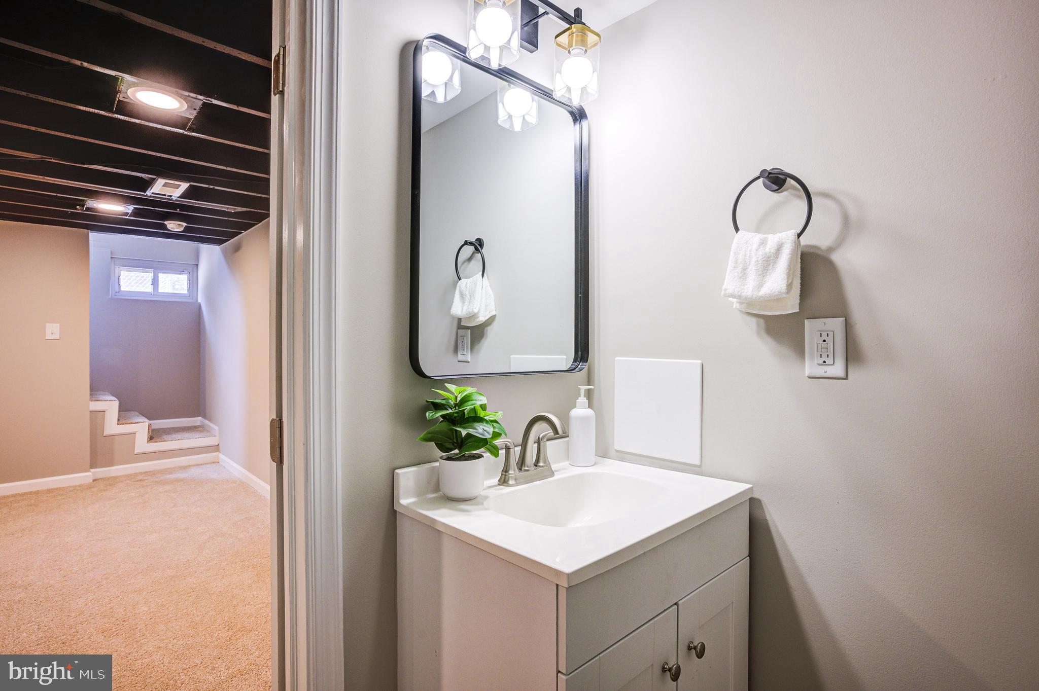 HOMECREST - Residential