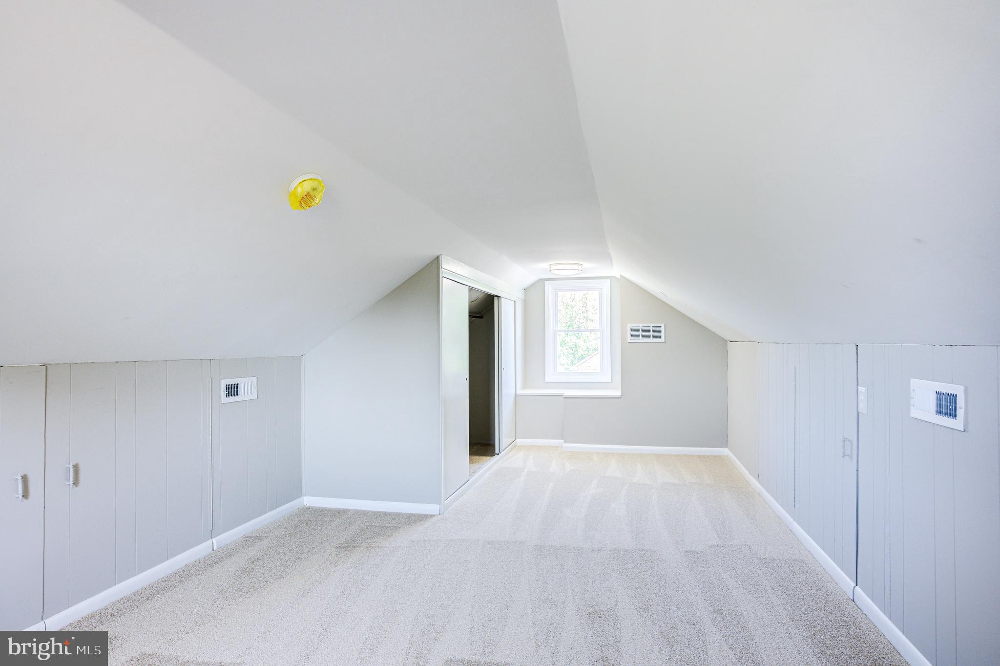 HOMECREST - Residential