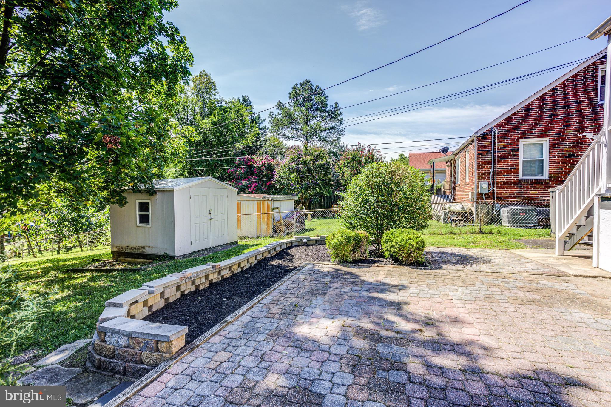 HOMECREST - Residential