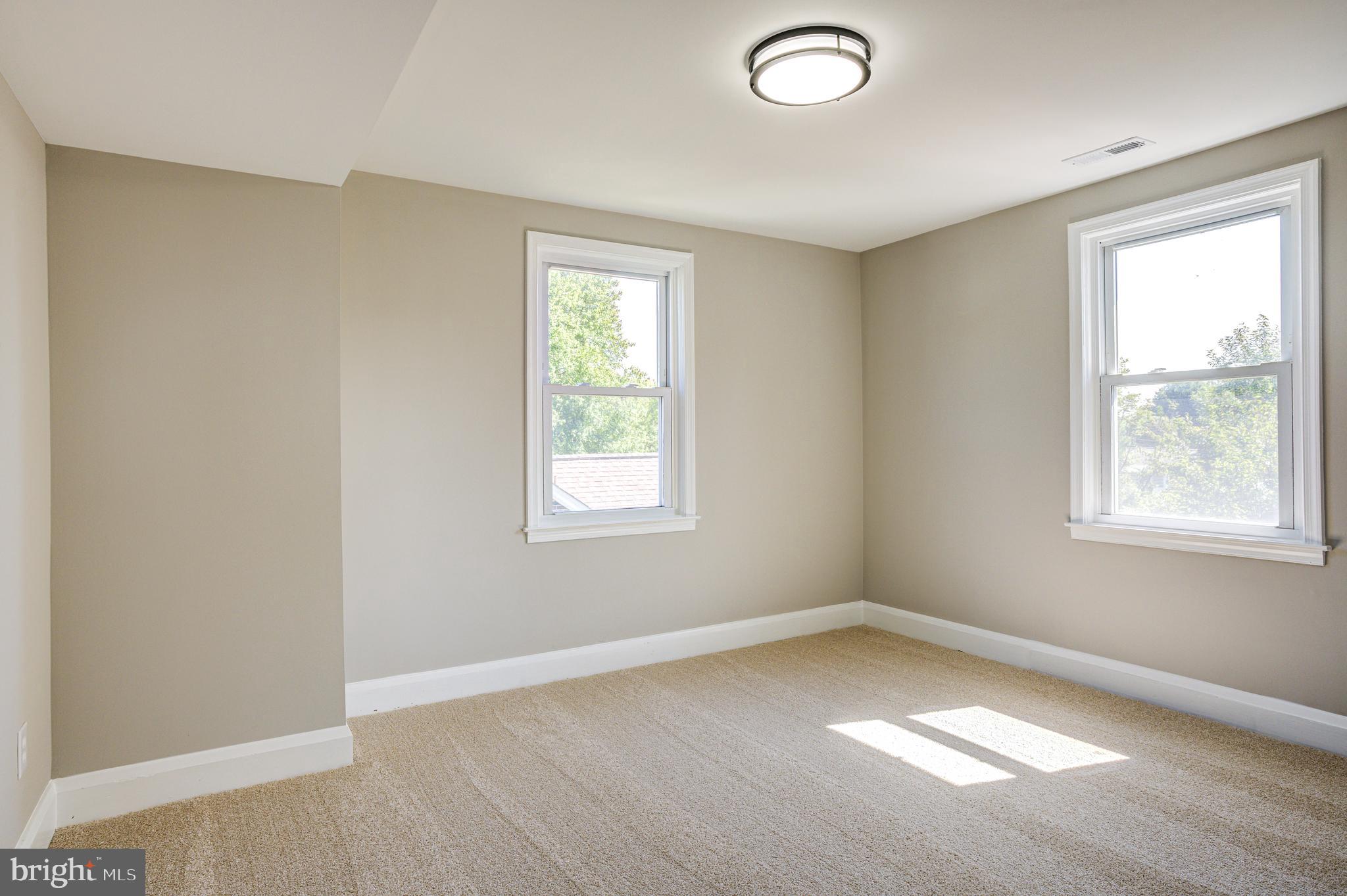 HOMECREST - Residential