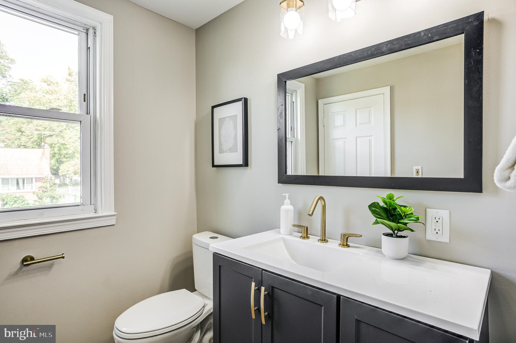 HOMECREST - Residential