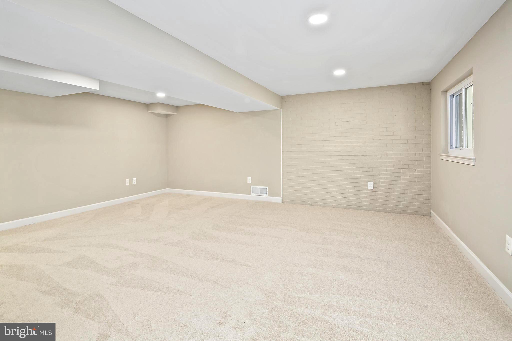 KINGS PARK WEST - Residential