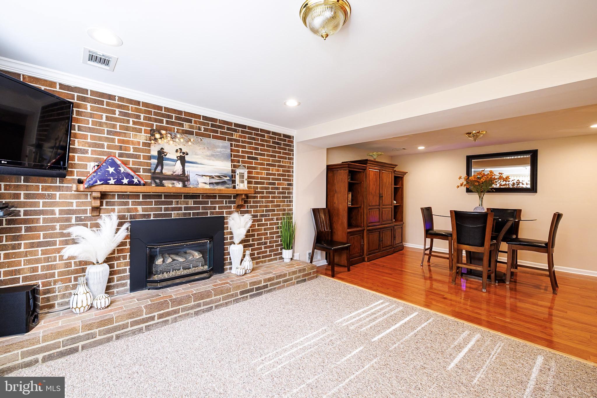 MARLBORO MEADOWS - Residential