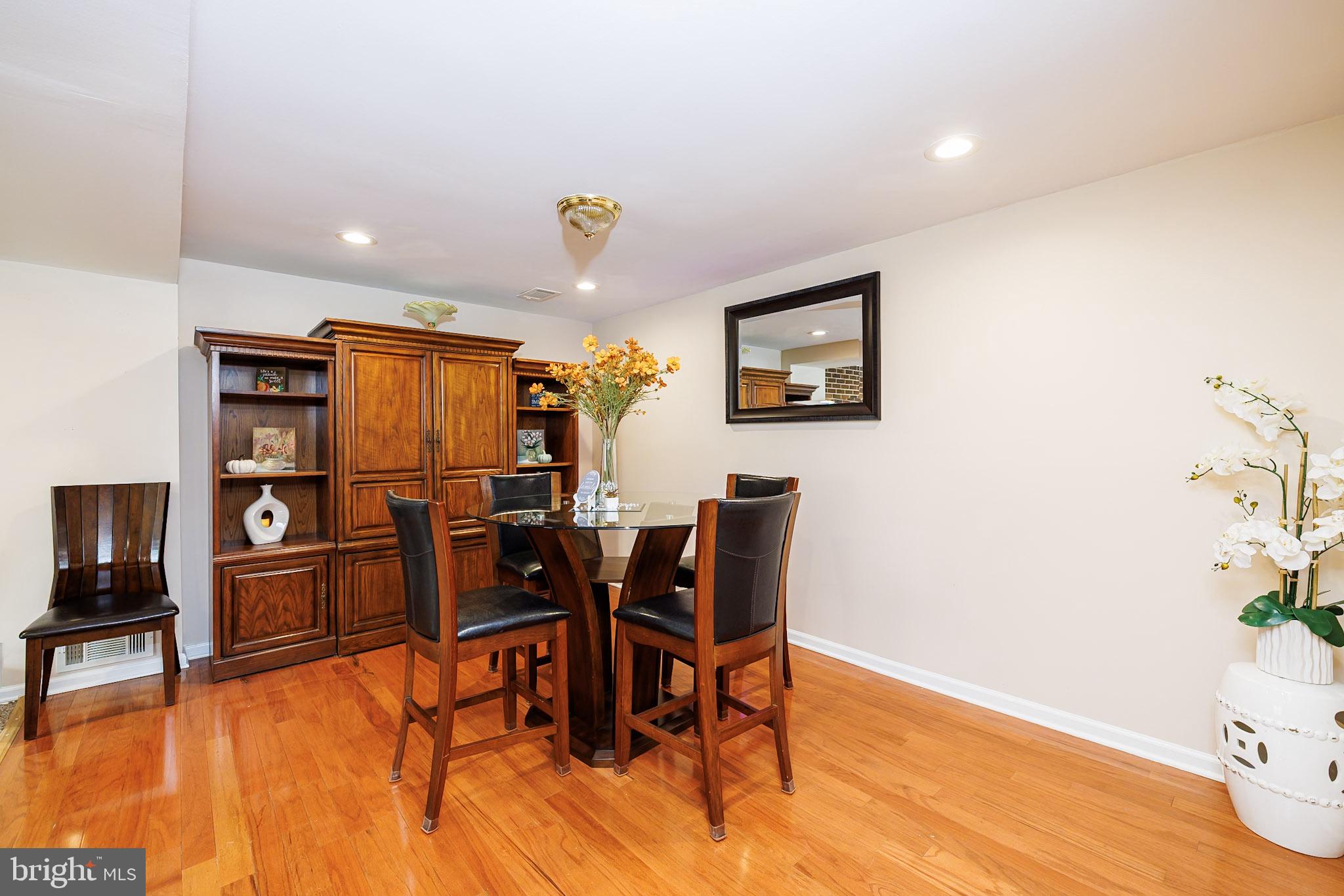 MARLBORO MEADOWS - Residential