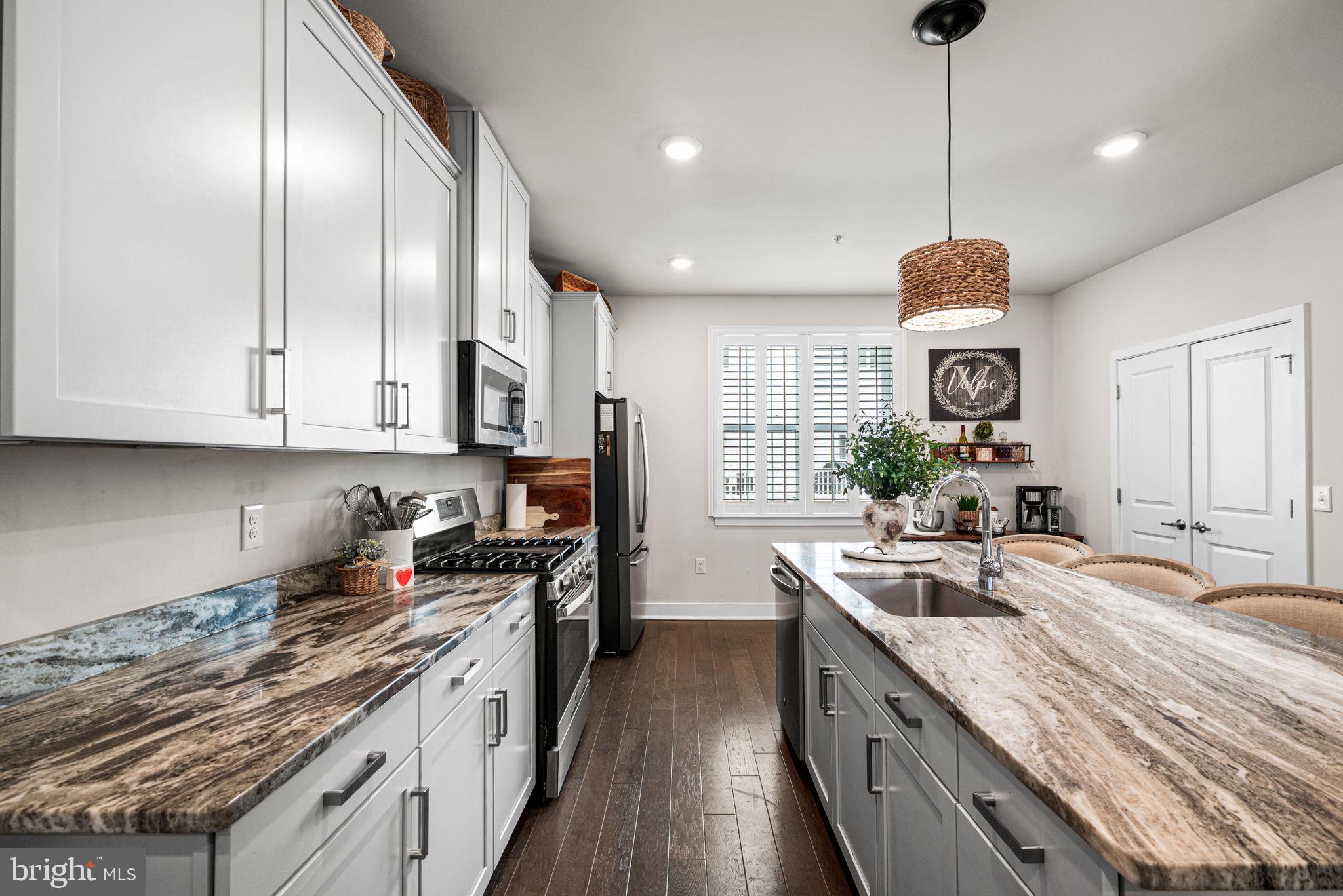 WATERSIDE - Residential