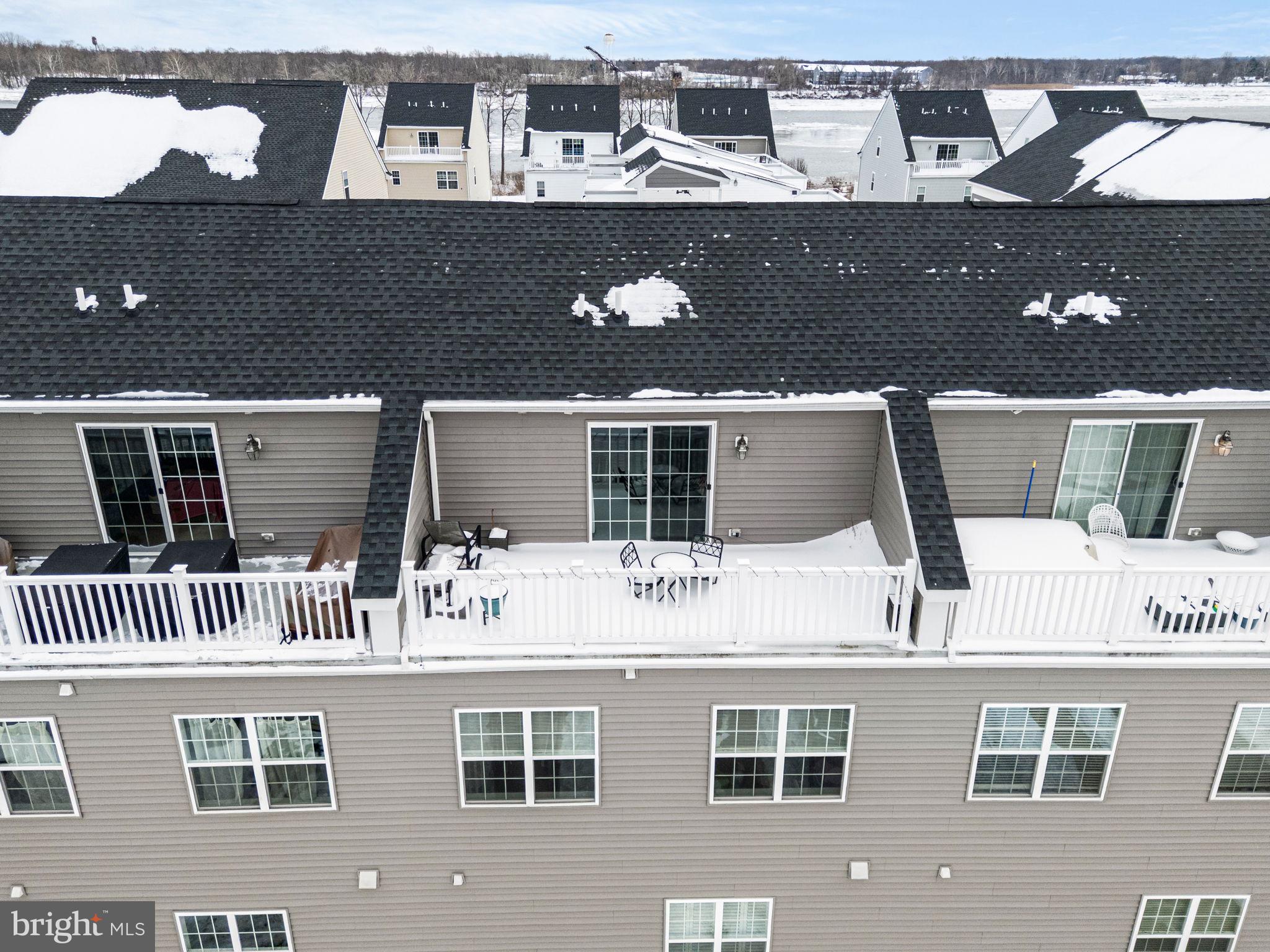 WATERSIDE - Residential