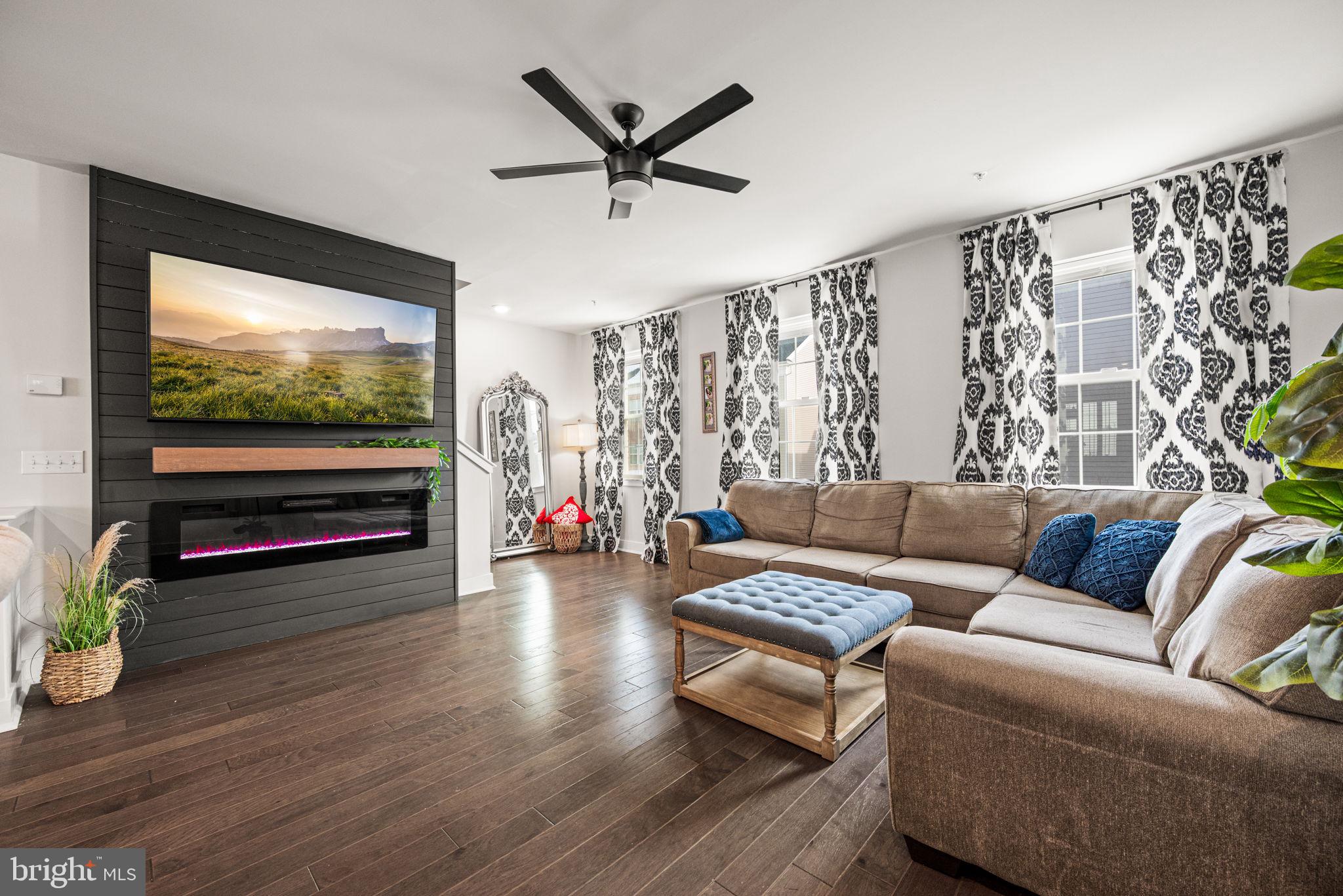 WATERSIDE - Residential