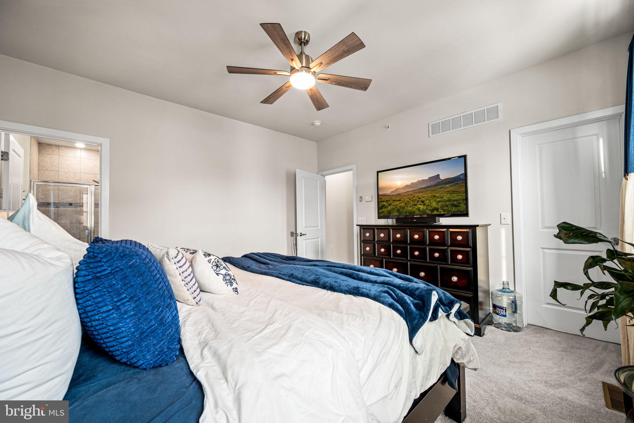 WATERSIDE - Residential