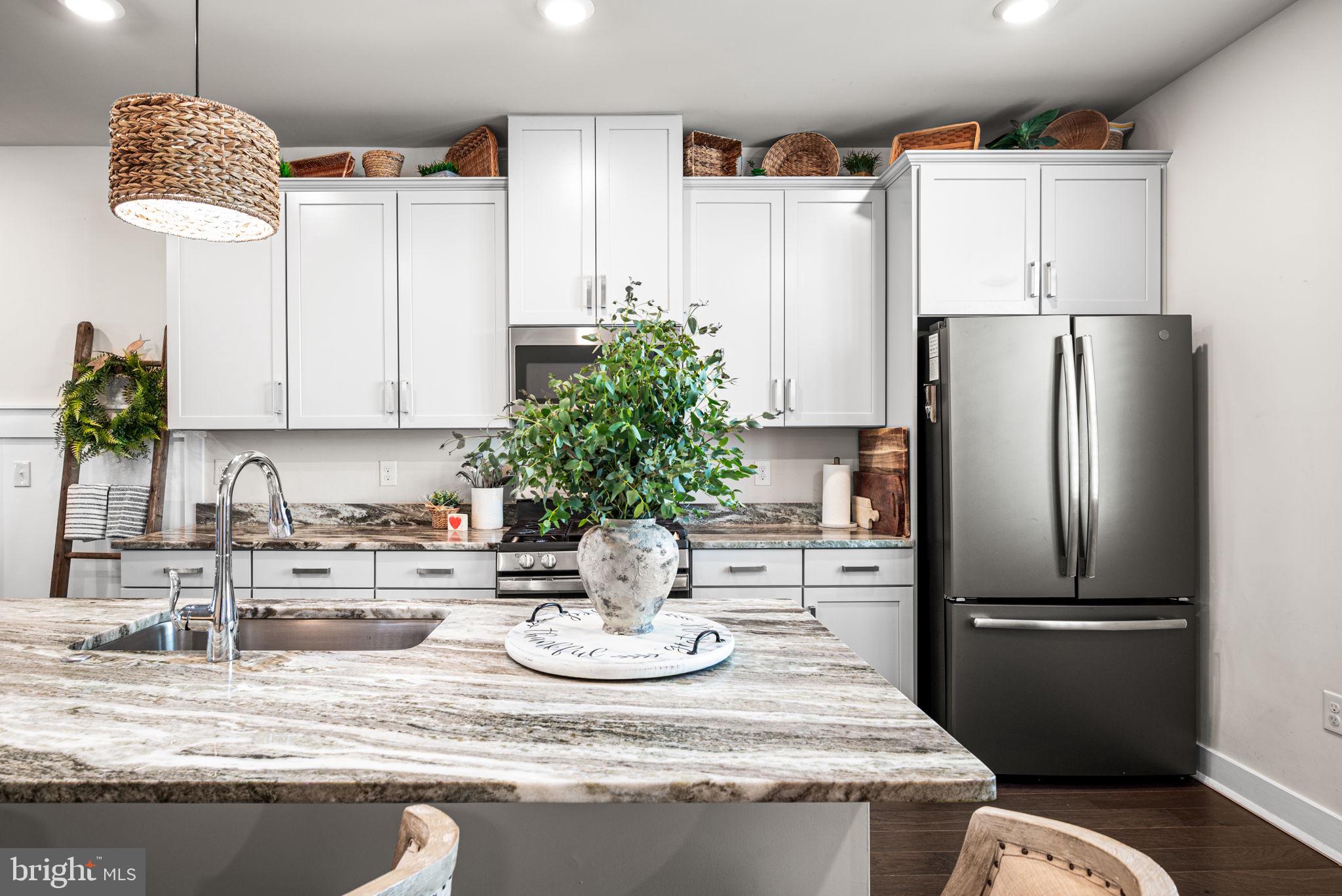 WATERSIDE - Residential