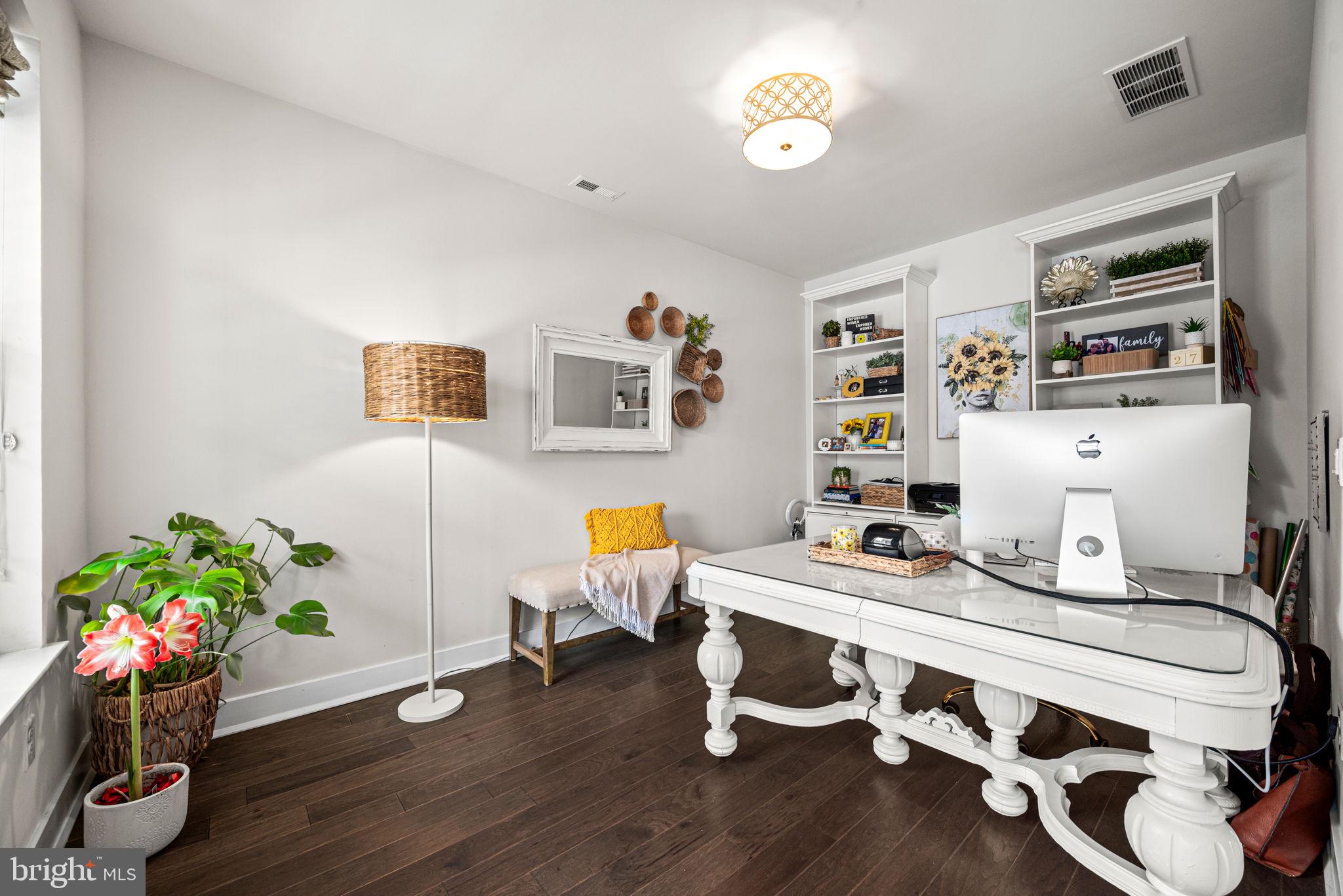 WATERSIDE - Residential