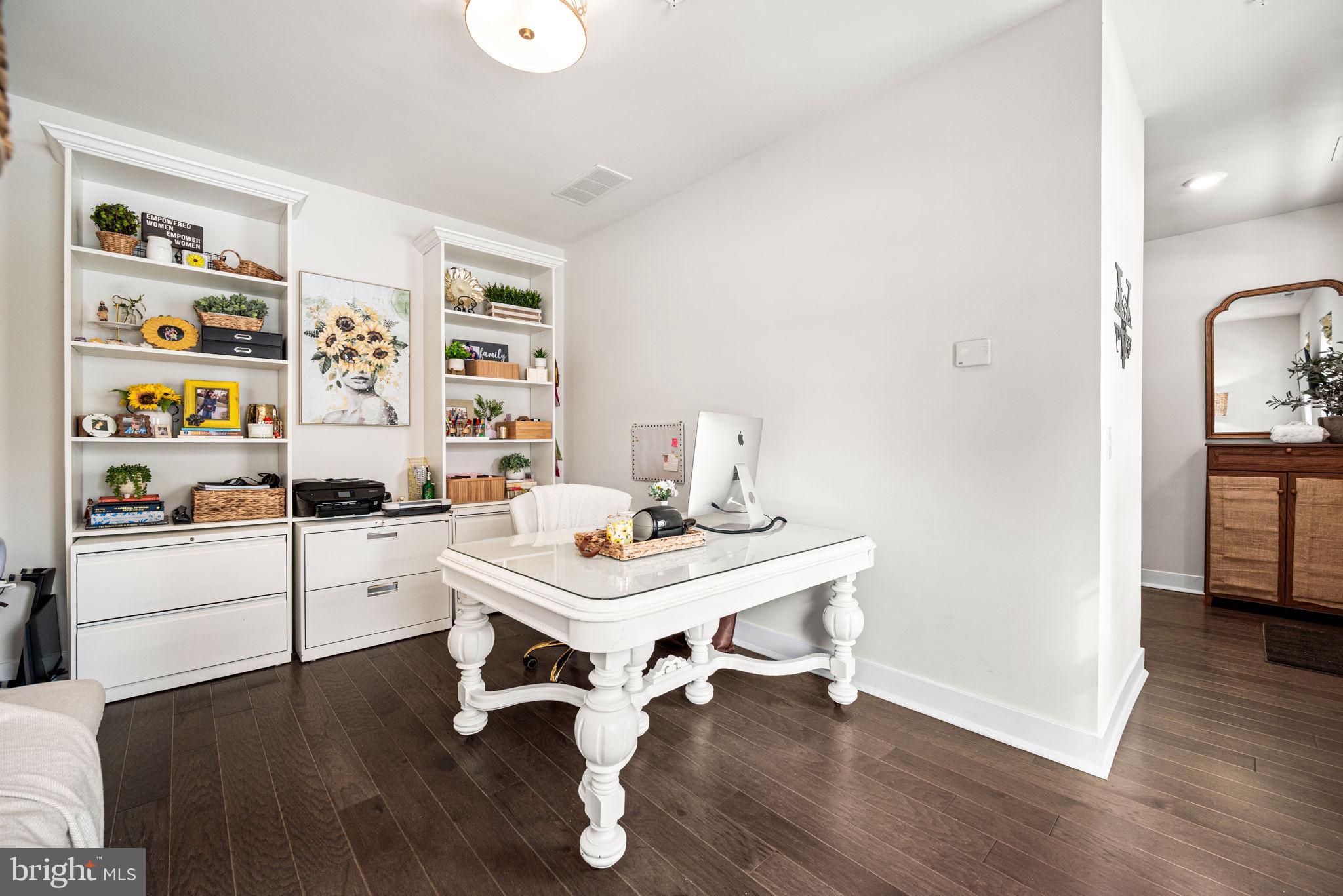 WATERSIDE - Residential