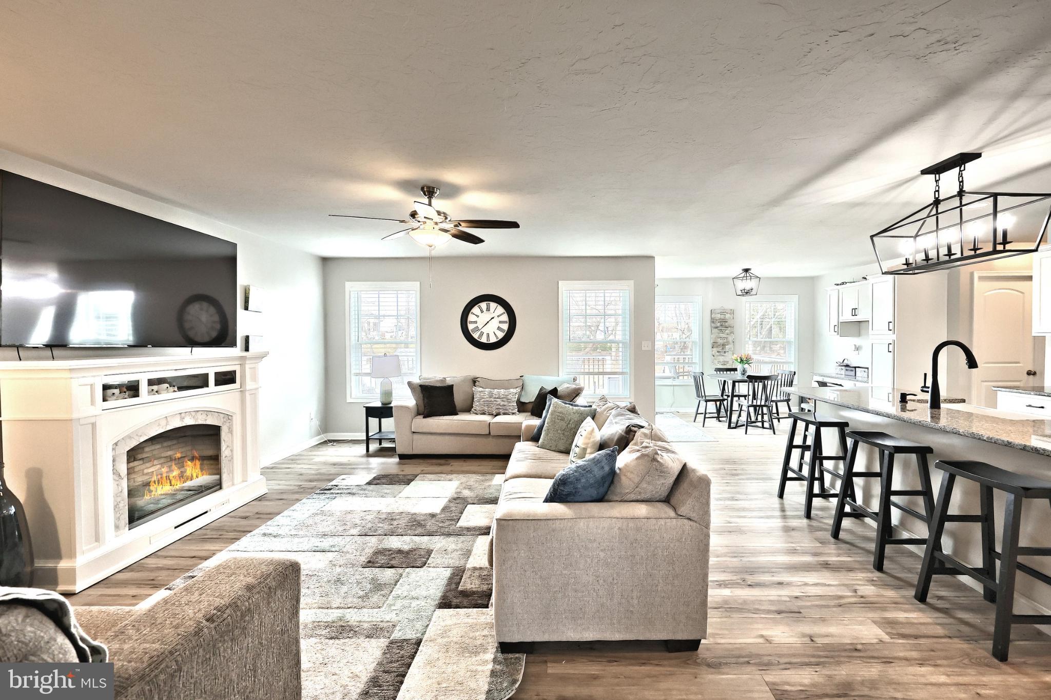 OXFORD POINTE - Residential