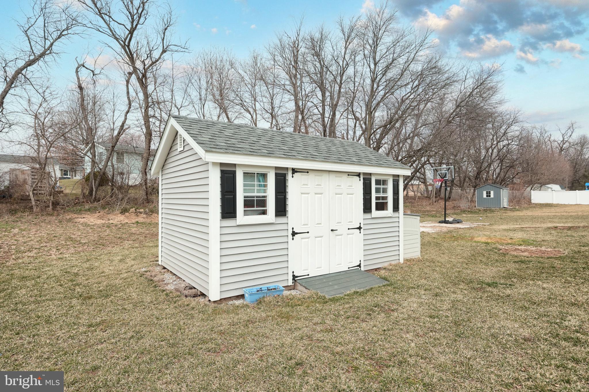 OXFORD POINTE - Residential