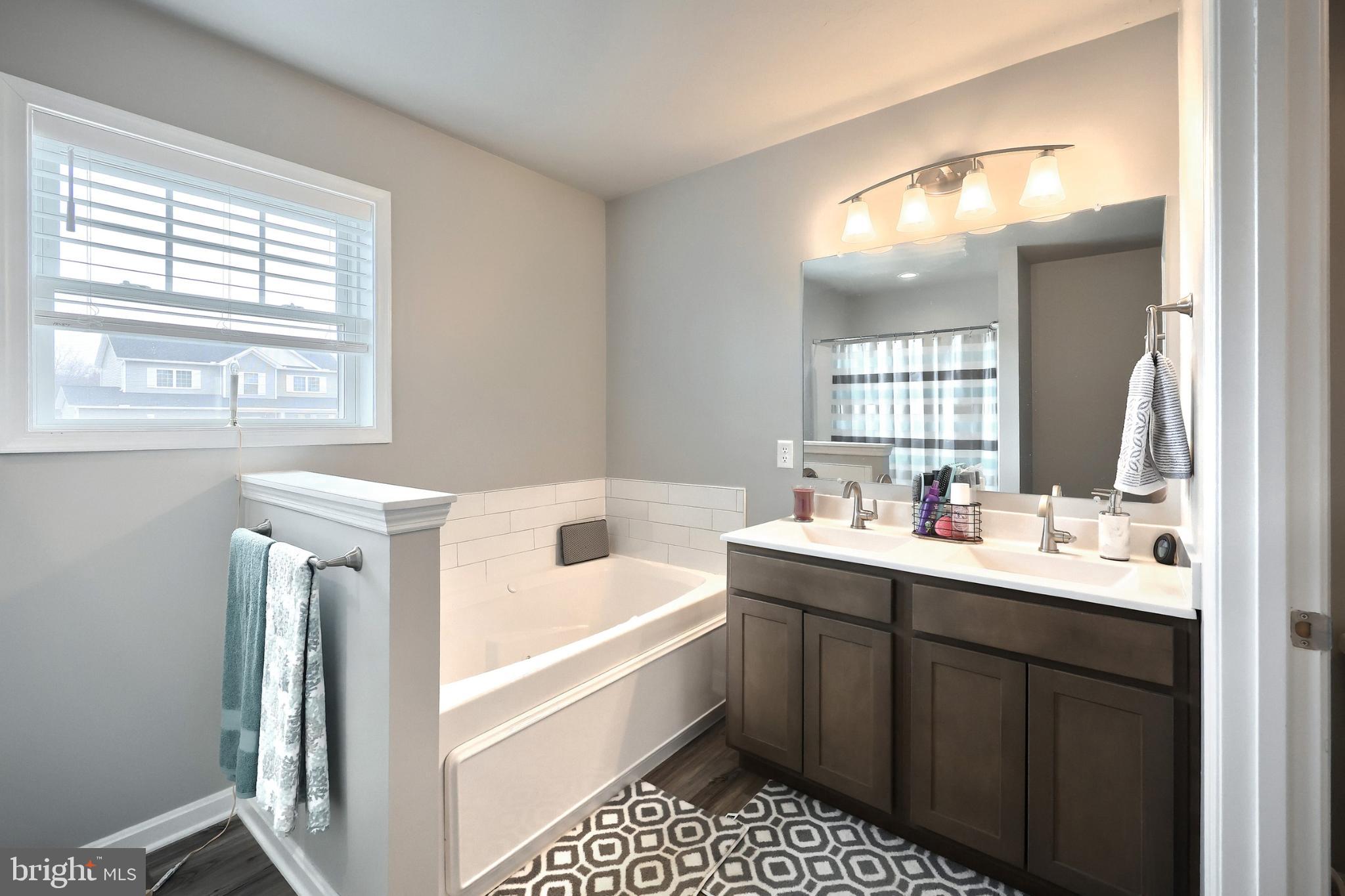 OXFORD POINTE - Residential