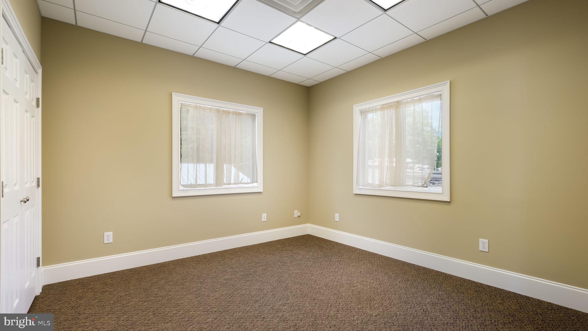 DOYLESTOWN - Commercial Lease