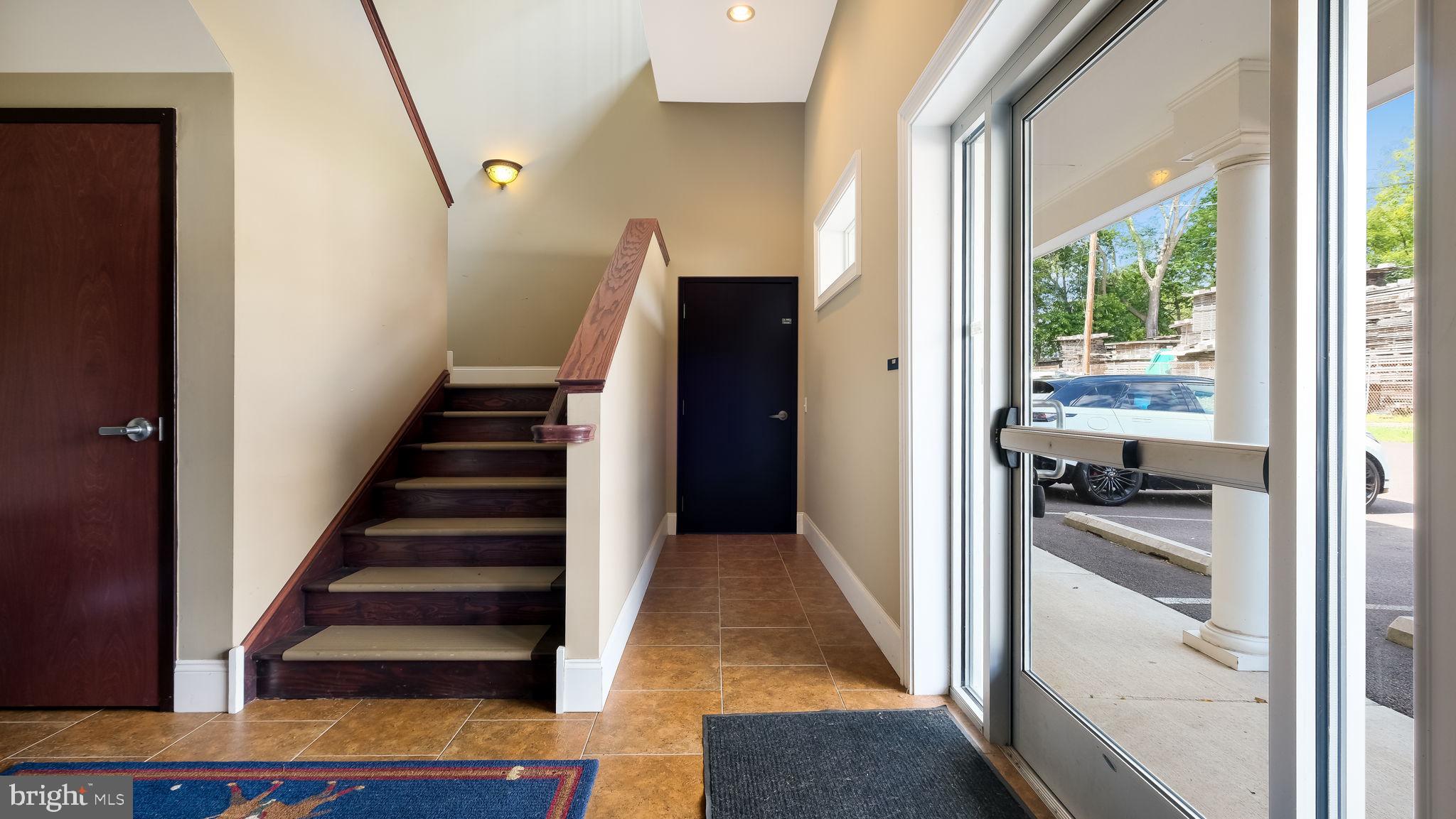 DOYLESTOWN - Commercial Lease