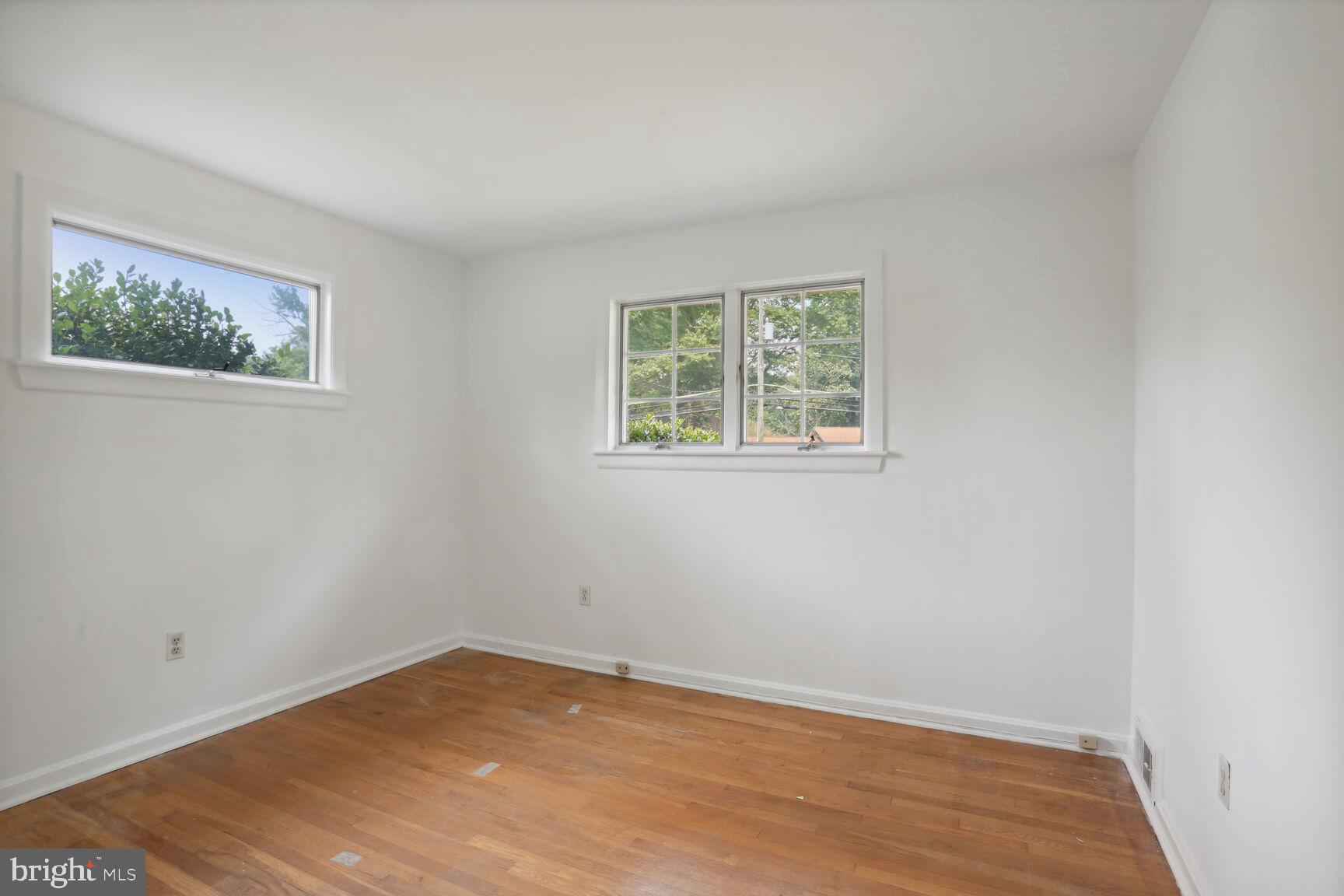 SULGRAVE MANOR - Residential