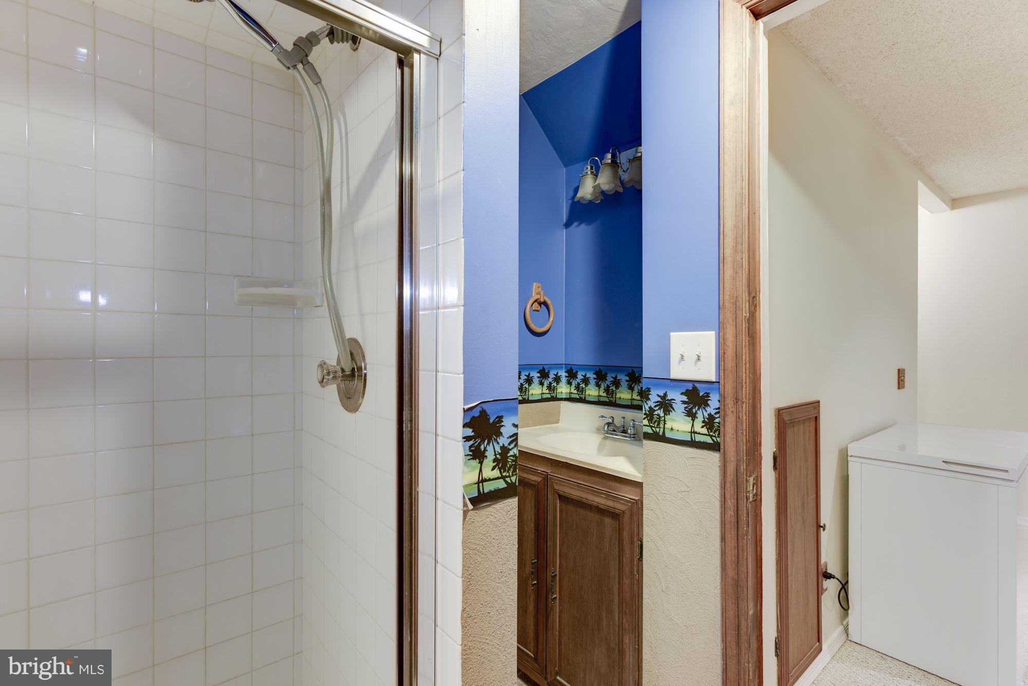 OAKENSHAW - Residential