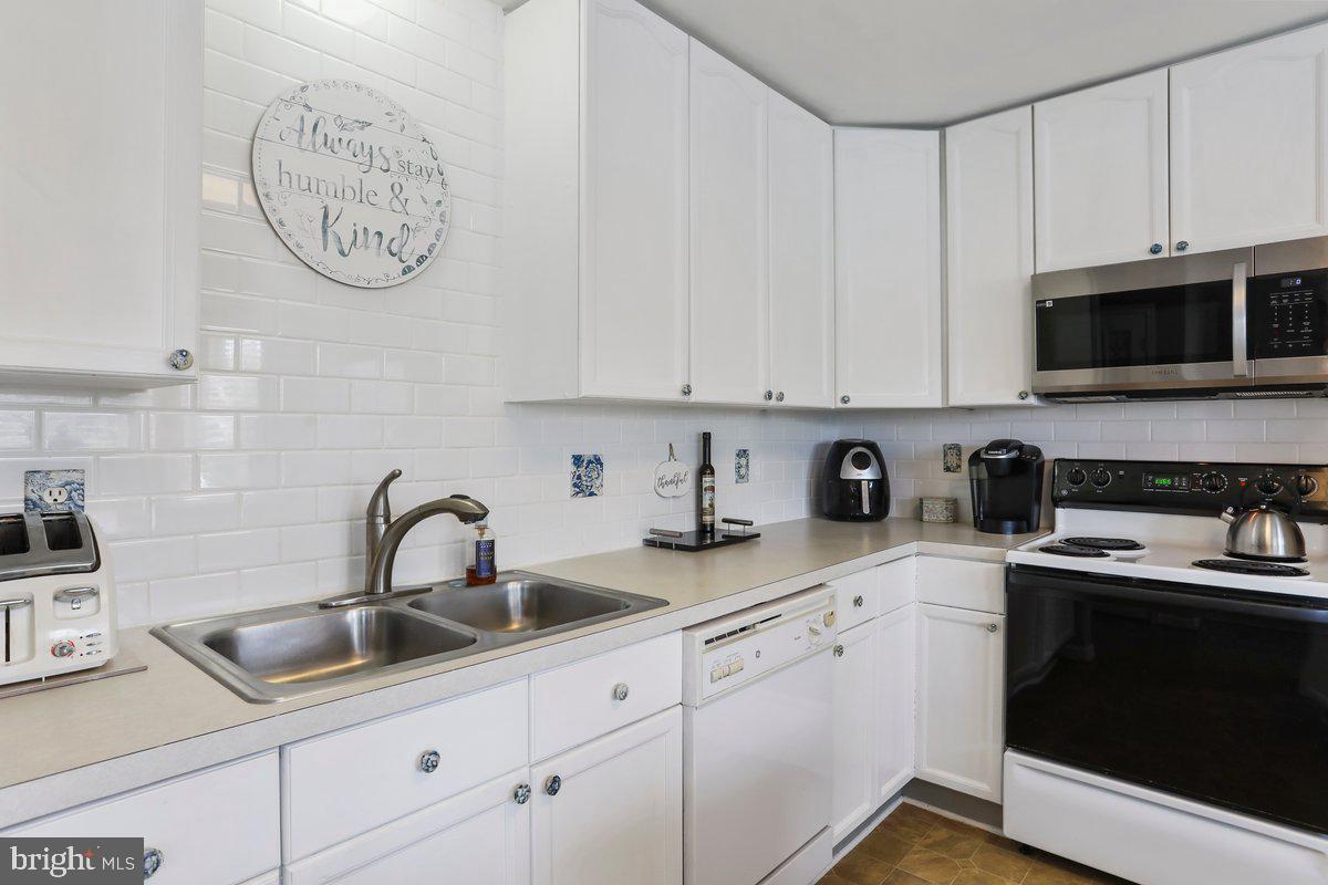 GREEN MEADOWS - Residential