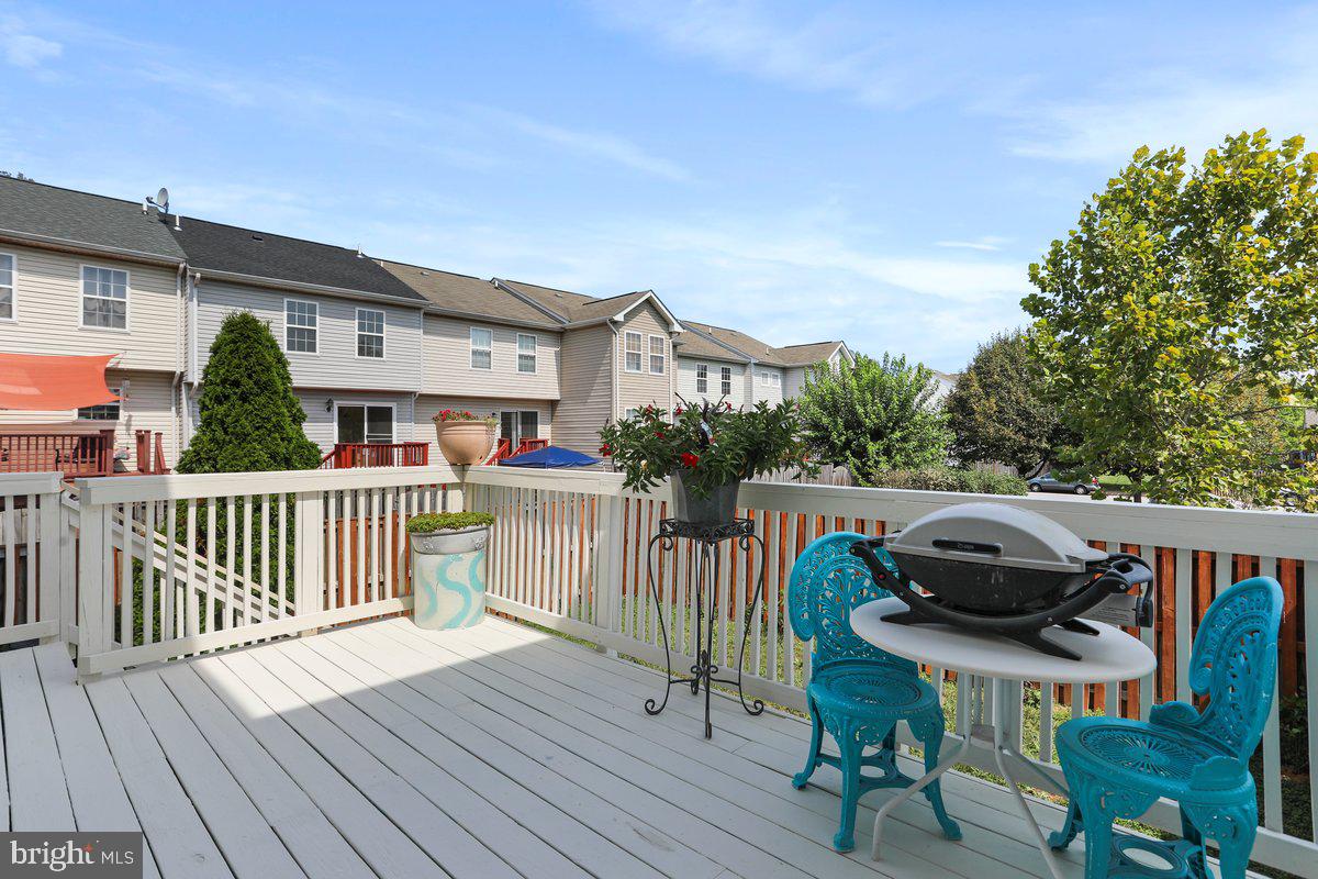 GREEN MEADOWS - Residential