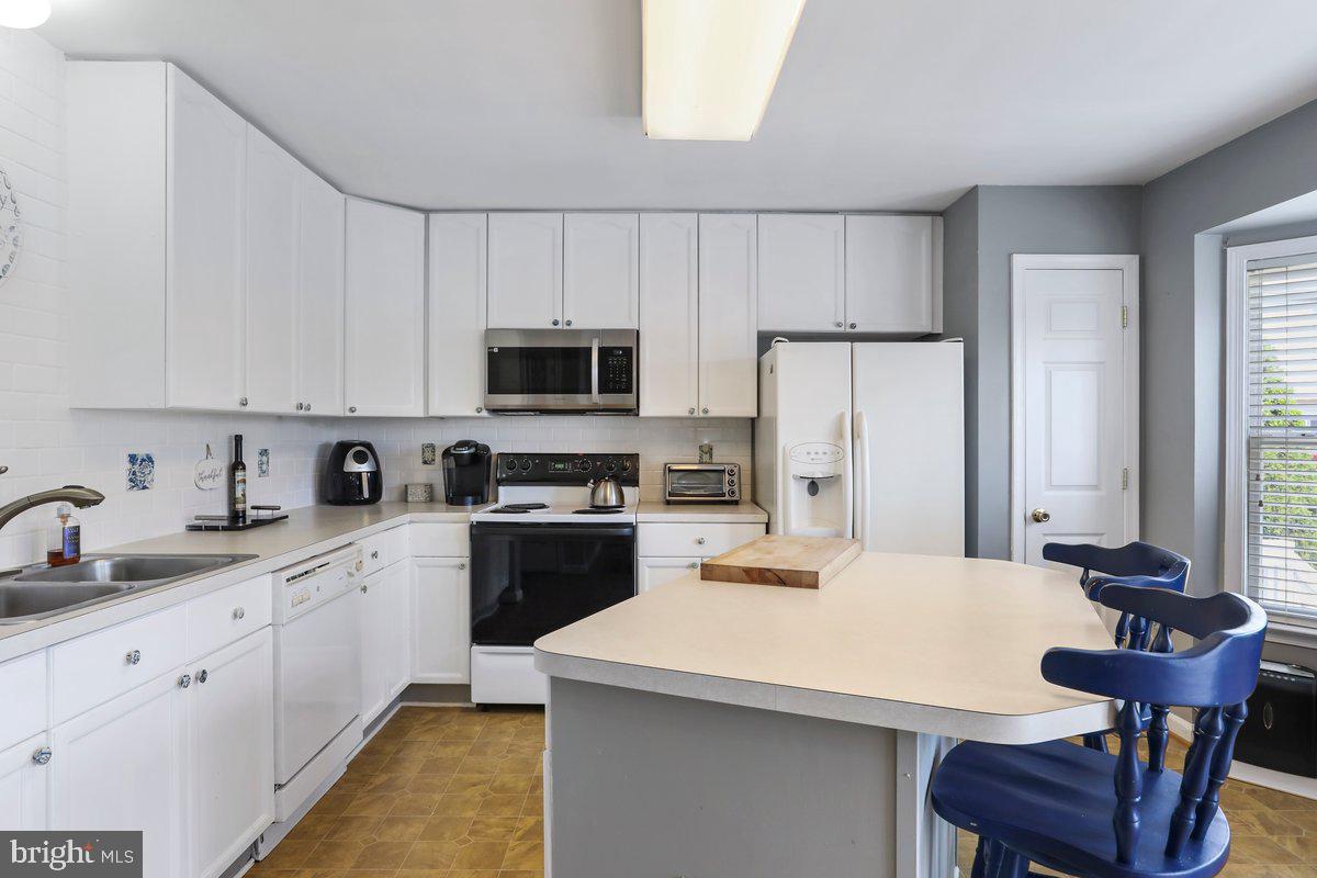 GREEN MEADOWS - Residential