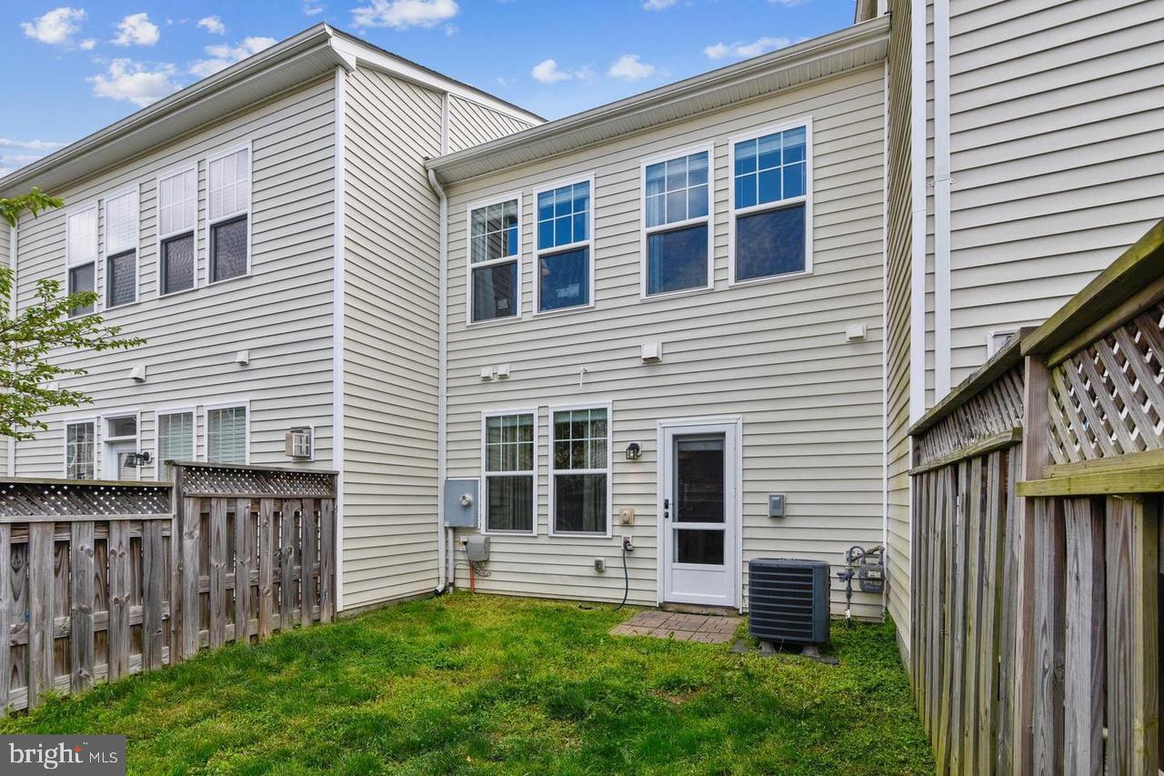 STONE RIDGE LANDBAY 5R - Residential