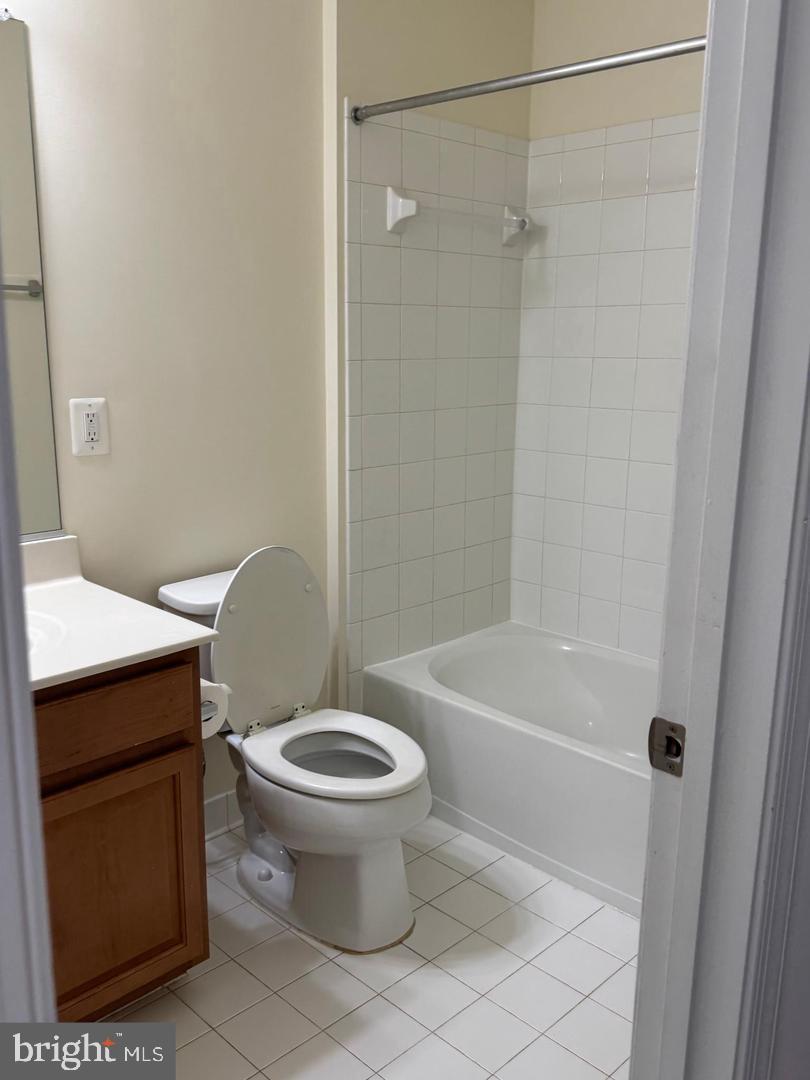 STONE RIDGE LANDBAY 5R - Residential