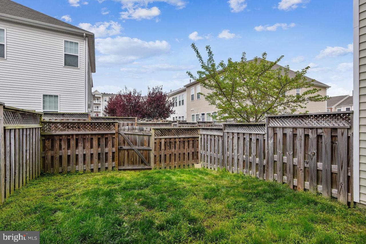 STONE RIDGE LANDBAY 5R - Residential