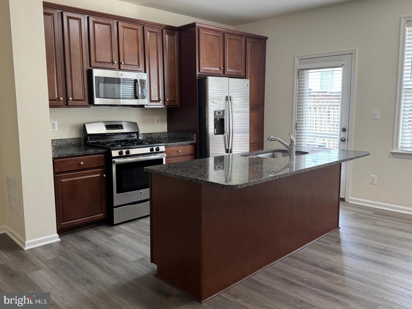 24641 GREYSTEEL SQUARE