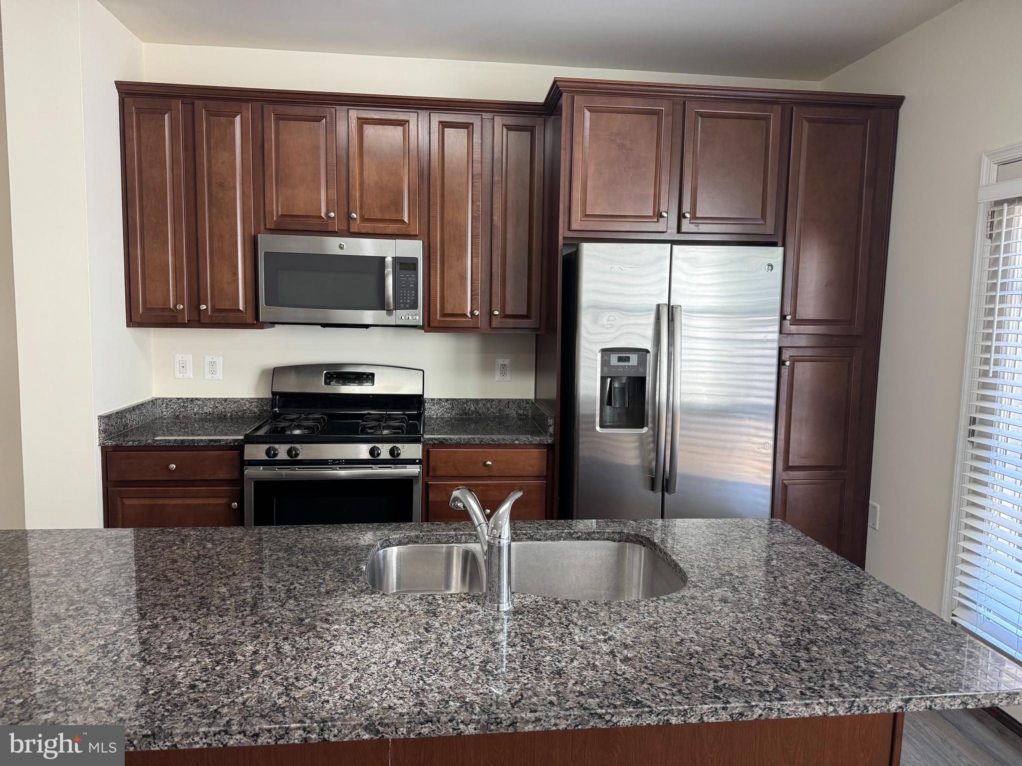 24641 GREYSTEEL SQUARE