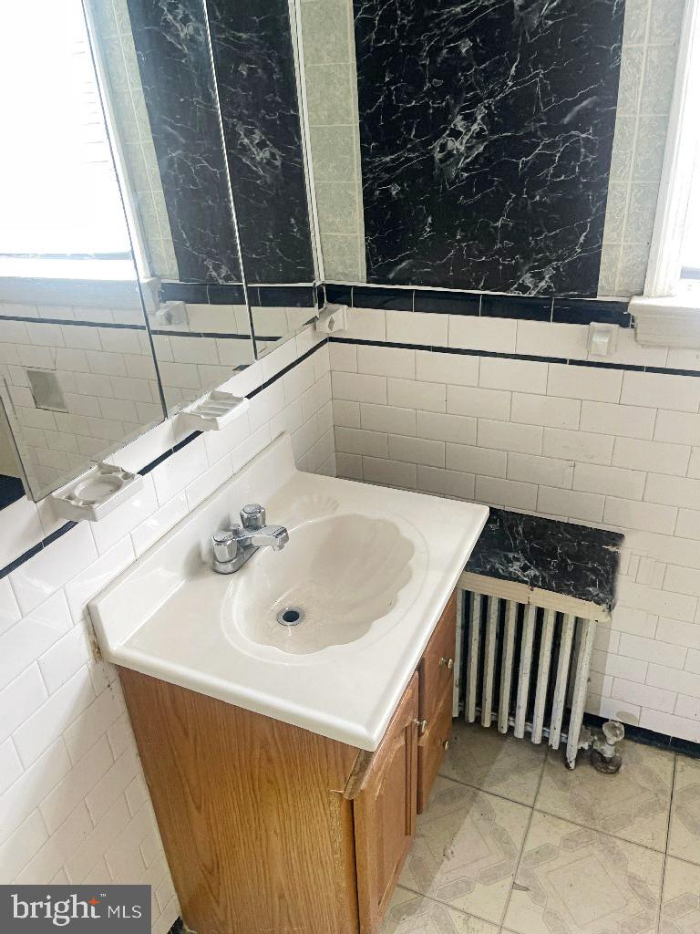 WOODMERE - Residential