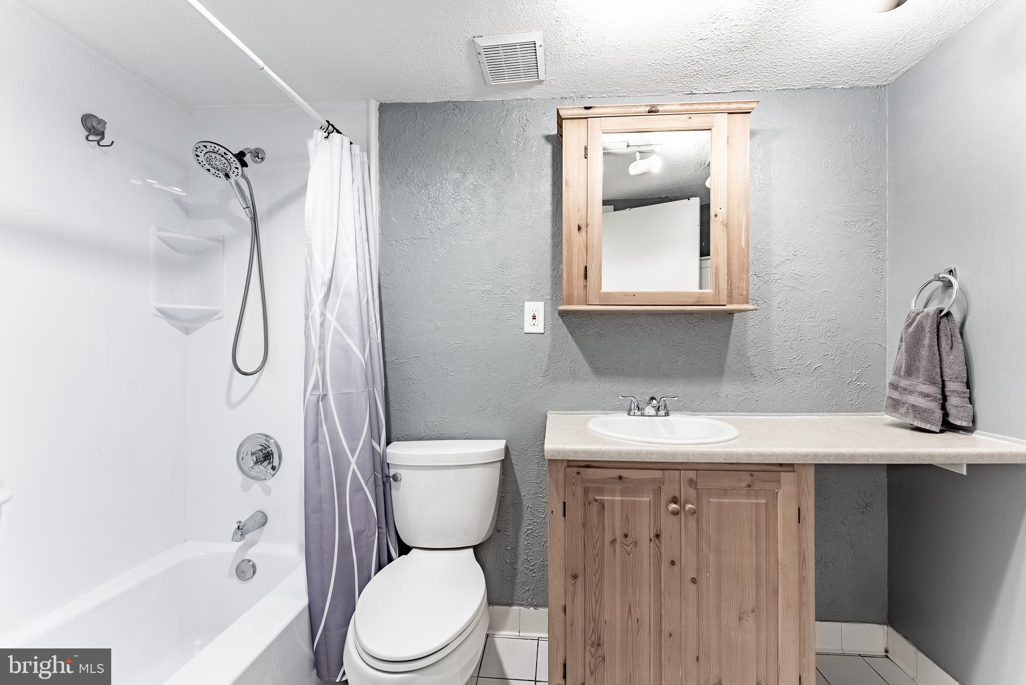 OCCOQUAN RIDGE CONDO - Residential