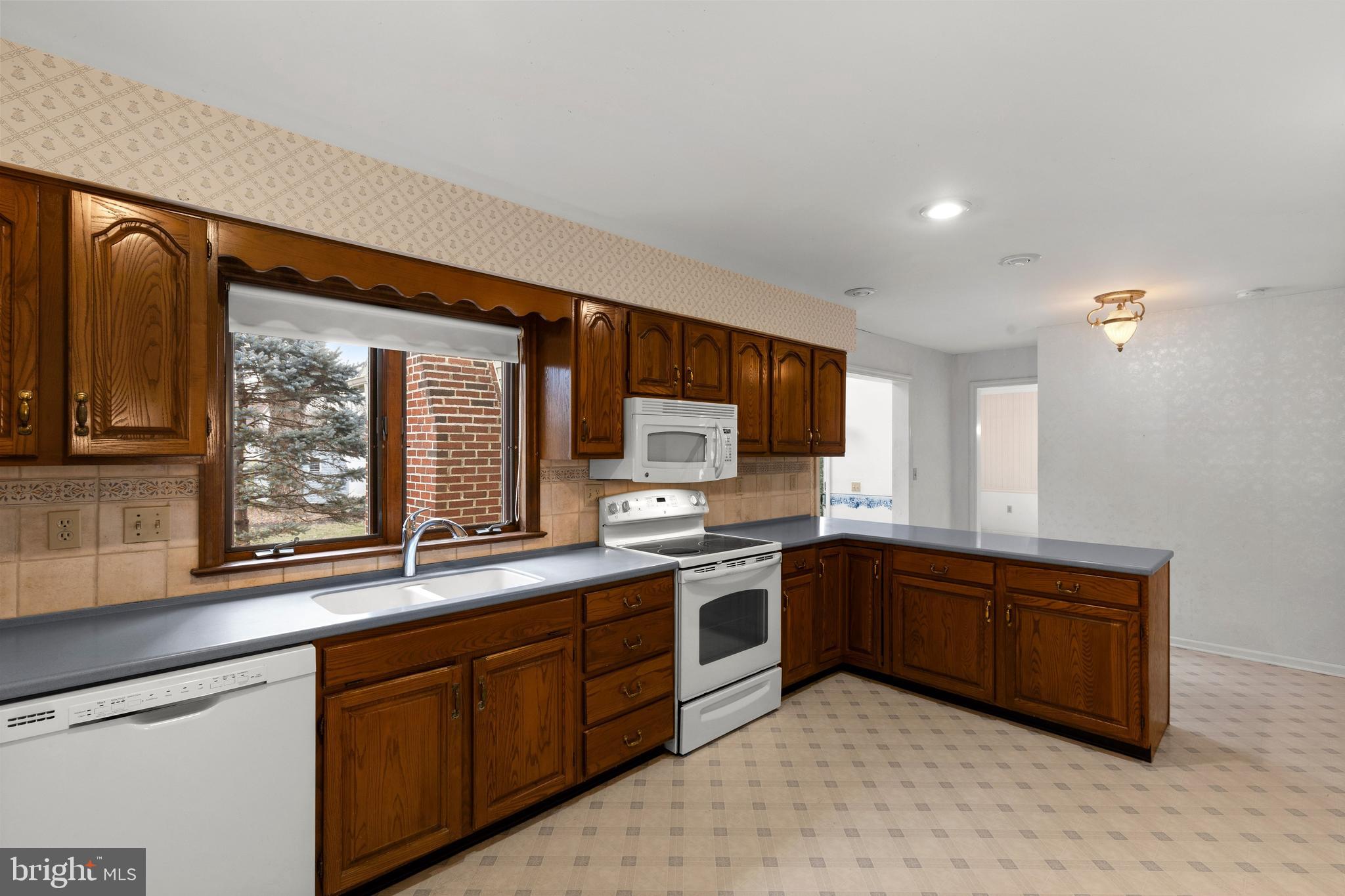 PARKSIDE ESTATES - Residential