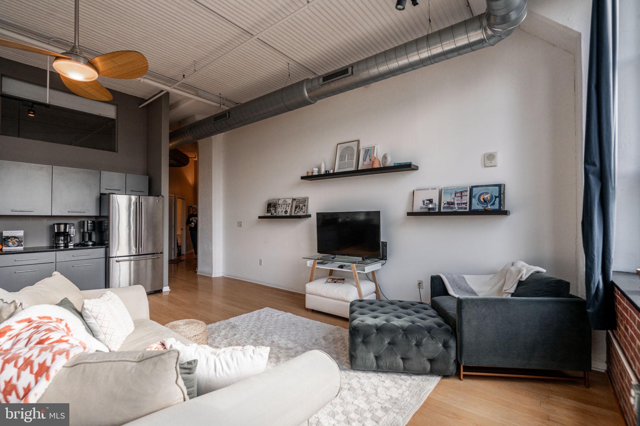 LOGAN SQUARE - Residential