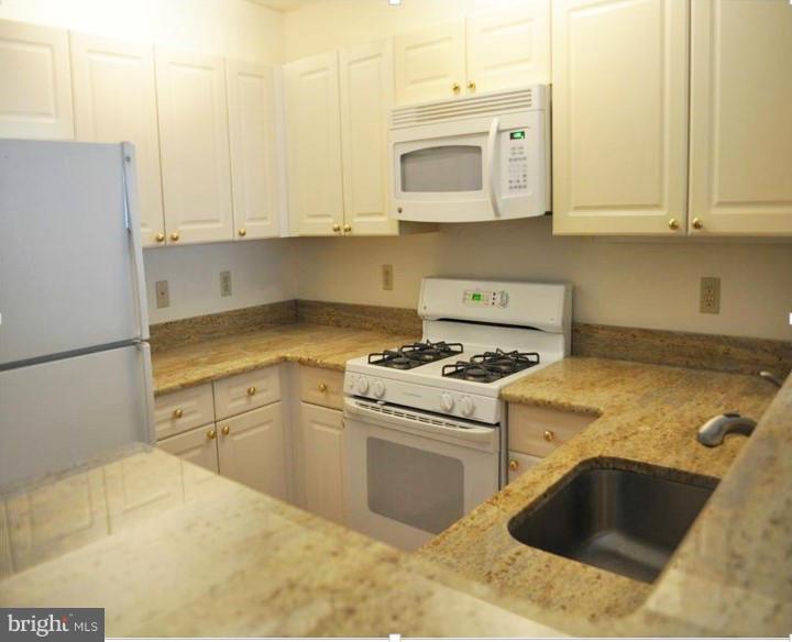 LILLIAN COURT AT TYSONS - Residential Lease