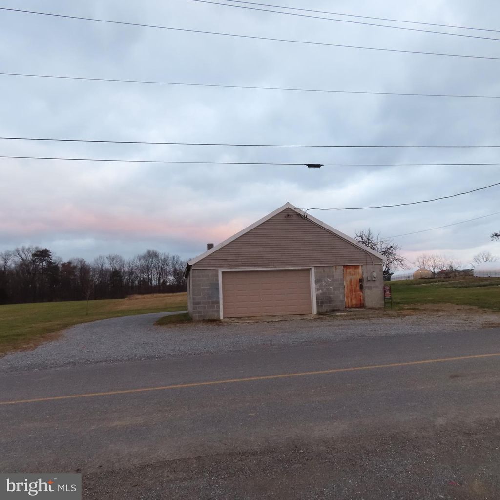 Photo of 5237 Rolling Rd, CHAMBERSBURG, PA 17202 (MLS # PAFL2031608)