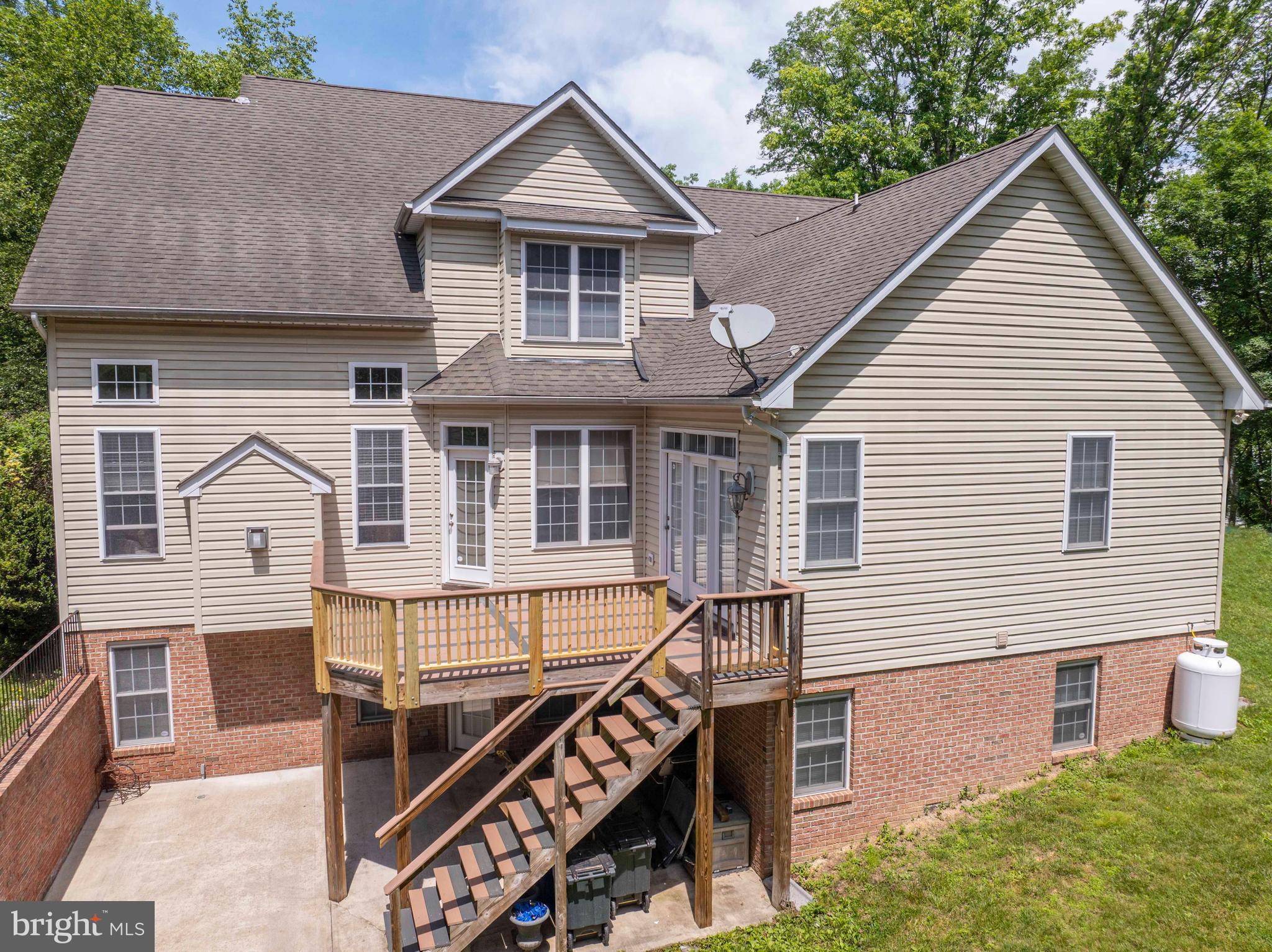 168 THOMAS DRIVE