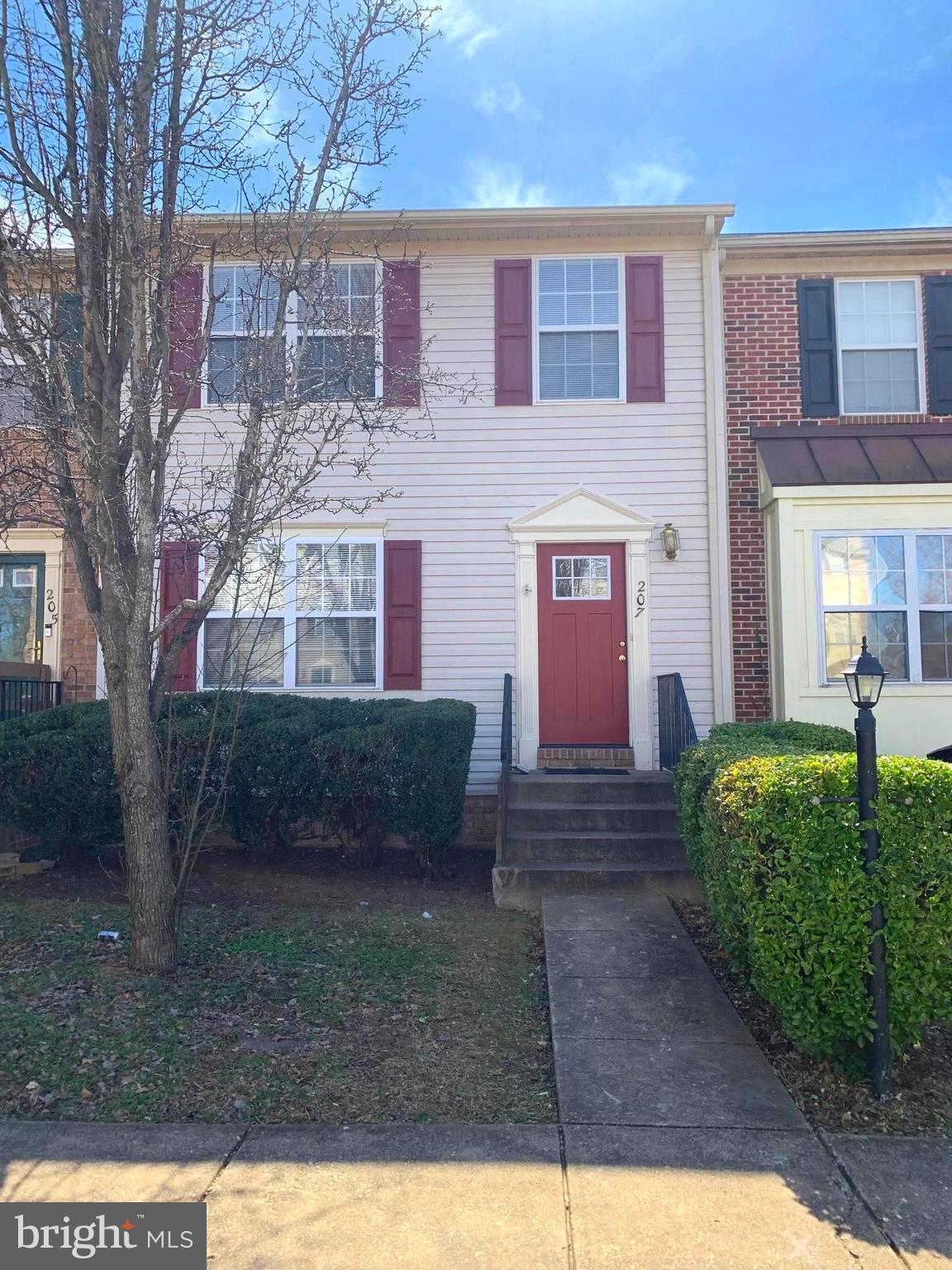 Welcome to Charleston Commons! Newly renovated 3 level townhome with 3 bedrooms and 2.5 baths. New kitchen granite counter tops and new stainless steel appliances! Freshly painted neutral interior and new carpet. Features include a screened in porch, hardwood floors on the main level and fenced rear yard. Pets are considered on a case by case basis. Available immediately. Convenient location close to shopping and commuter options.